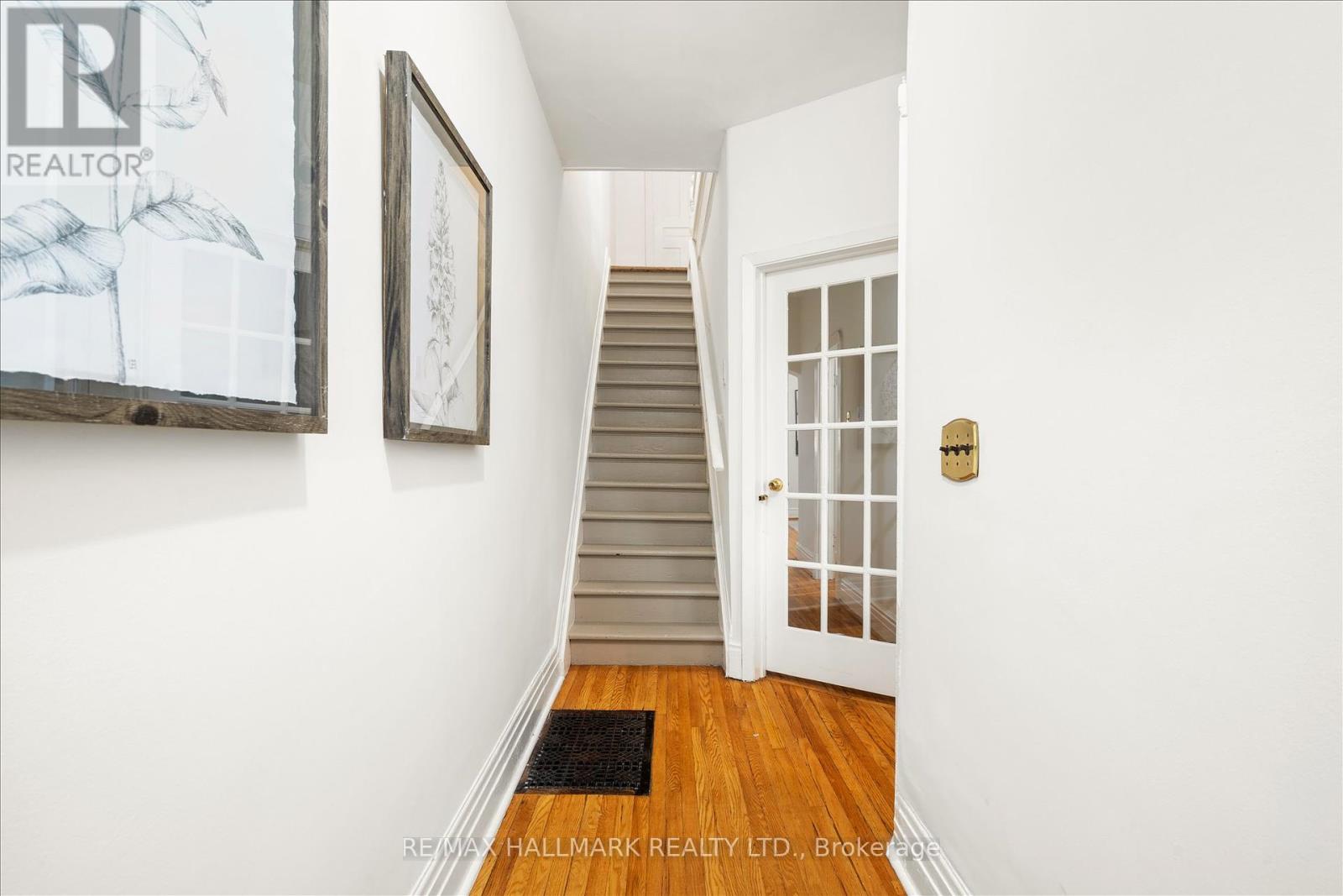 Property at 393 OSSINGTON AVENUE image 3