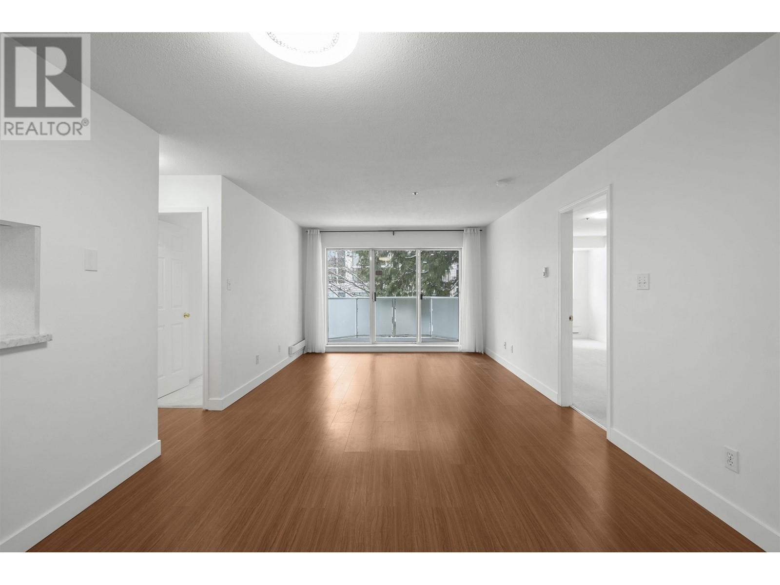 Listing Picture 4 of 26 : 208 7031 BLUNDELL ROAD, Richmond / 烈治文 - 魯藝地產 Yvonne Lu Group - MLS Medallion Club Member
