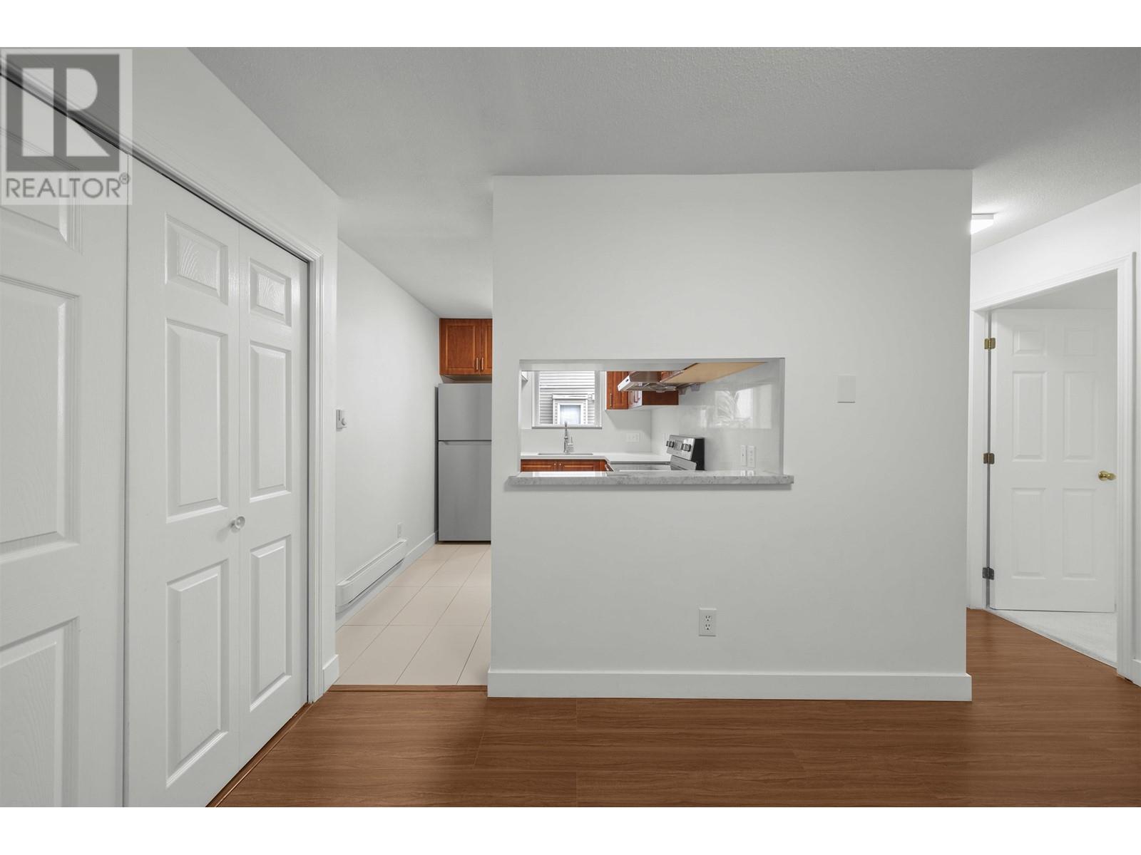 Listing Picture 12 of 26 : 208 7031 BLUNDELL ROAD, Richmond / 烈治文 - 魯藝地產 Yvonne Lu Group - MLS Medallion Club Member