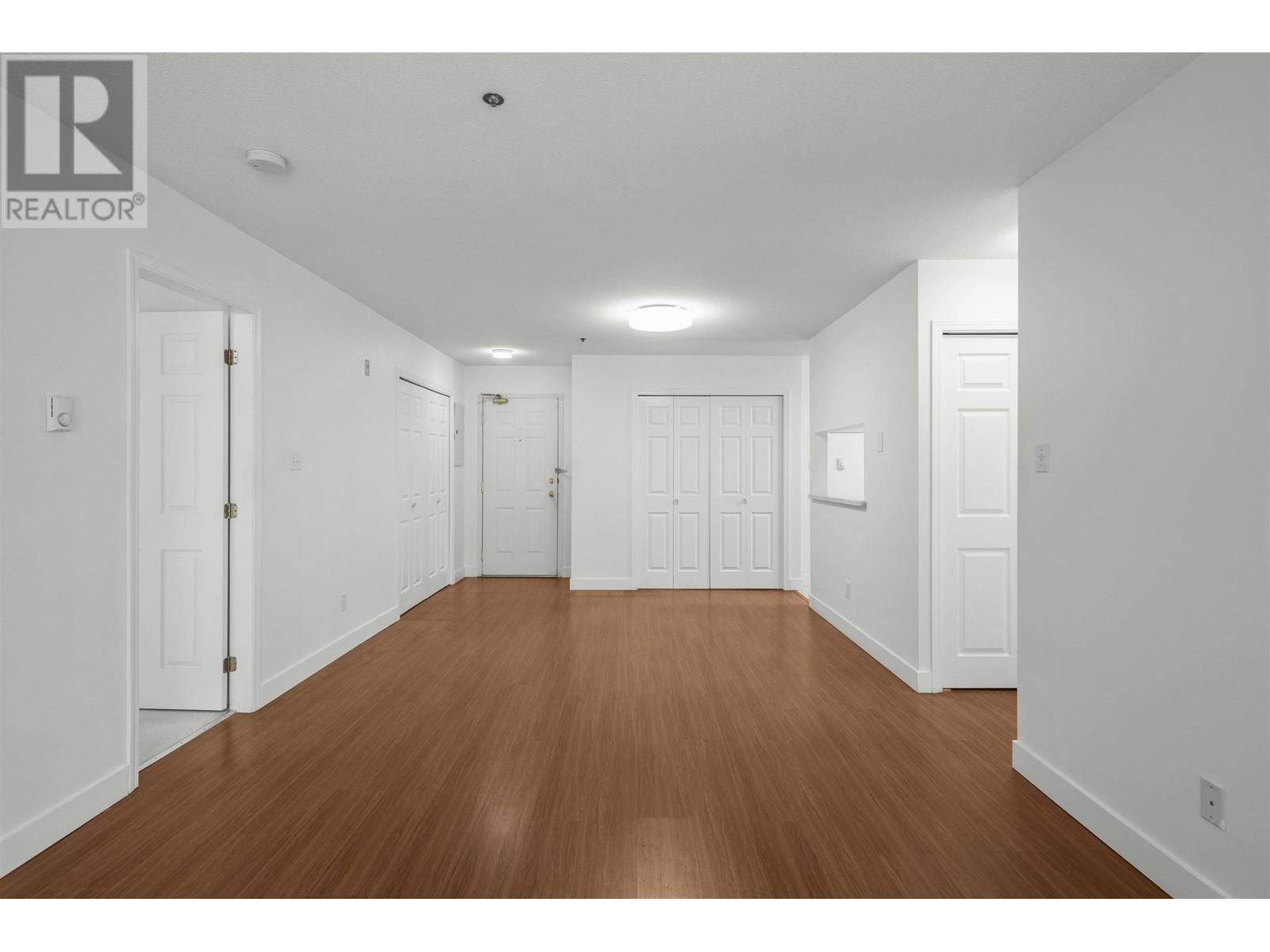 Listing Picture 8 of 26 : 208 7031 BLUNDELL ROAD, Richmond / 烈治文 - 魯藝地產 Yvonne Lu Group - MLS Medallion Club Member