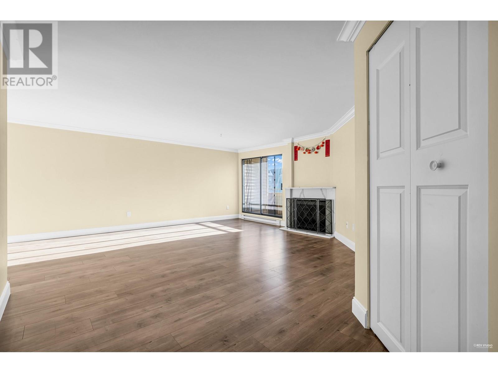 Listing Picture 10 of 26 : 214 7295 MOFFATT ROAD, Richmond / 烈治文 - 魯藝地產 Yvonne Lu Group - MLS Medallion Club Member