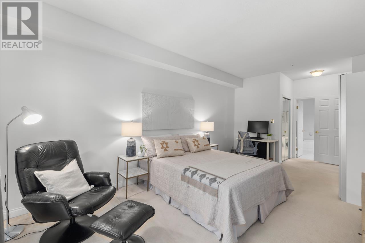 Listing Picture 13 of 36 : 220 5835 HAMPTON PLACE, Vancouver / 溫哥華 - 魯藝地產 Yvonne Lu Group - MLS Medallion Club Member