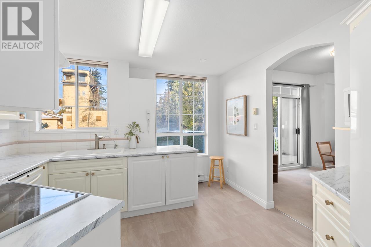 Listing Picture 6 of 36 : 220 5835 HAMPTON PLACE, Vancouver / 溫哥華 - 魯藝地產 Yvonne Lu Group - MLS Medallion Club Member