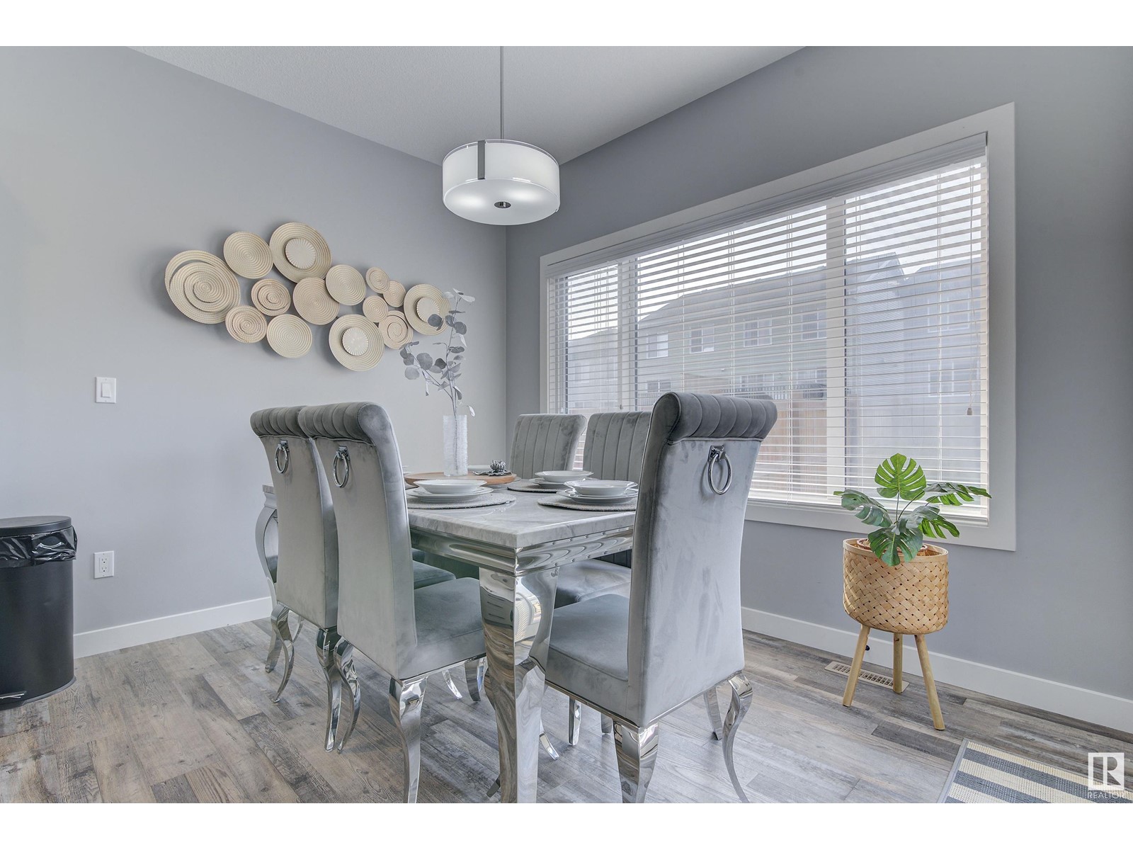 Property at 2082 GRAYDON HILL CR SW image 4