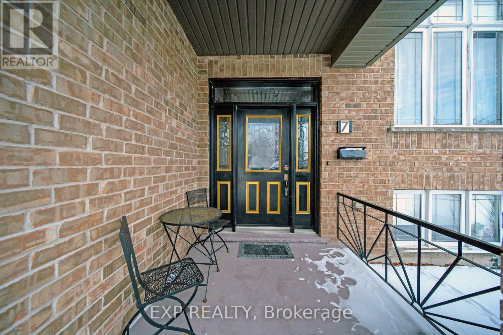 Property at 7 LYNBROOK LANE image 5
