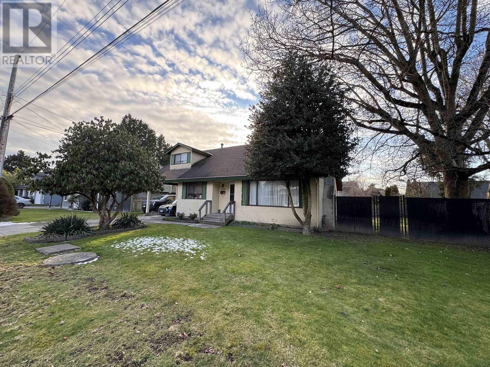 Property at 4457 46B STREET image 1