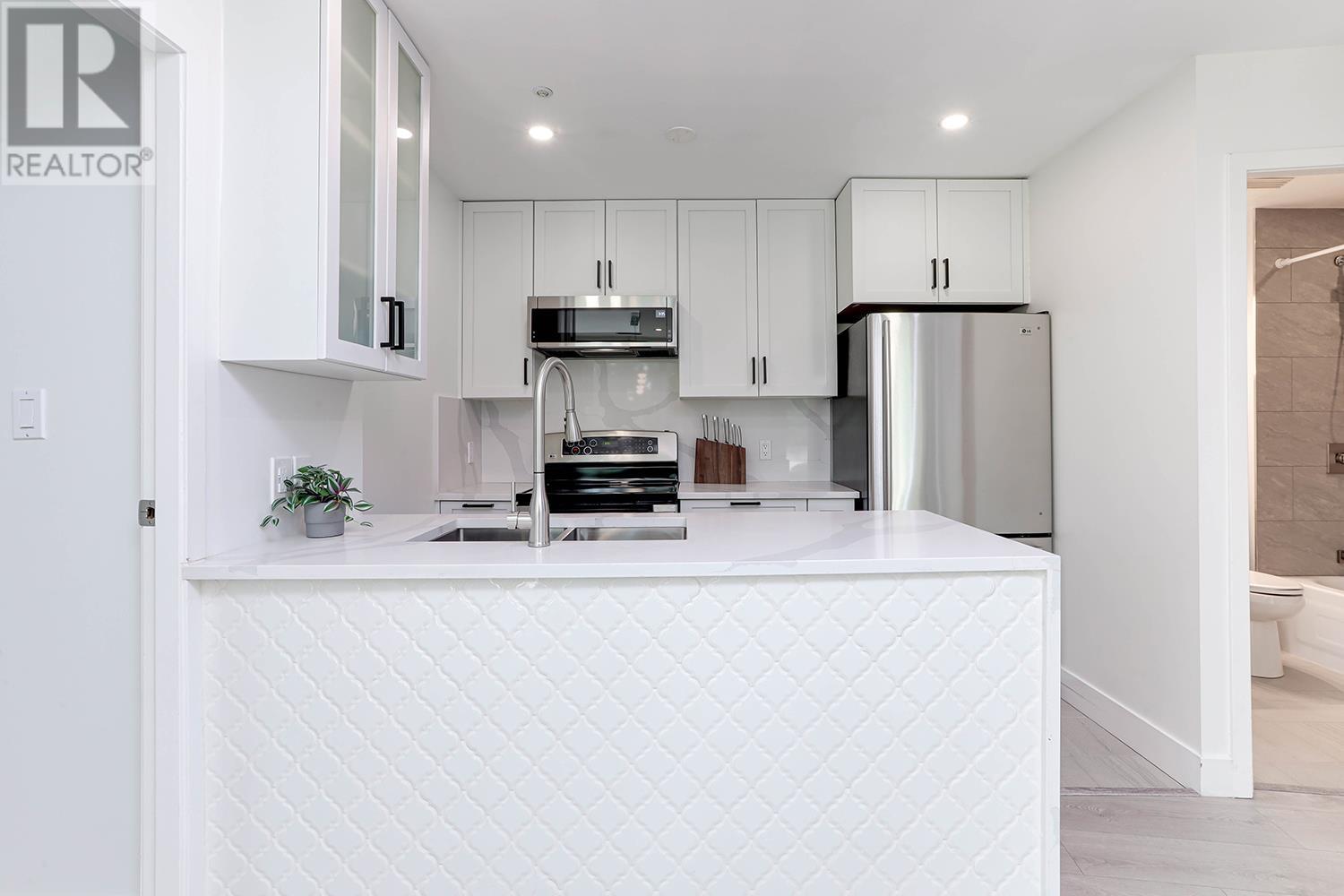 Listing Picture 6 of 20 : 307 989 NELSON STREET, Vancouver / 溫哥華 - 魯藝地產 Yvonne Lu Group - MLS Medallion Club Member