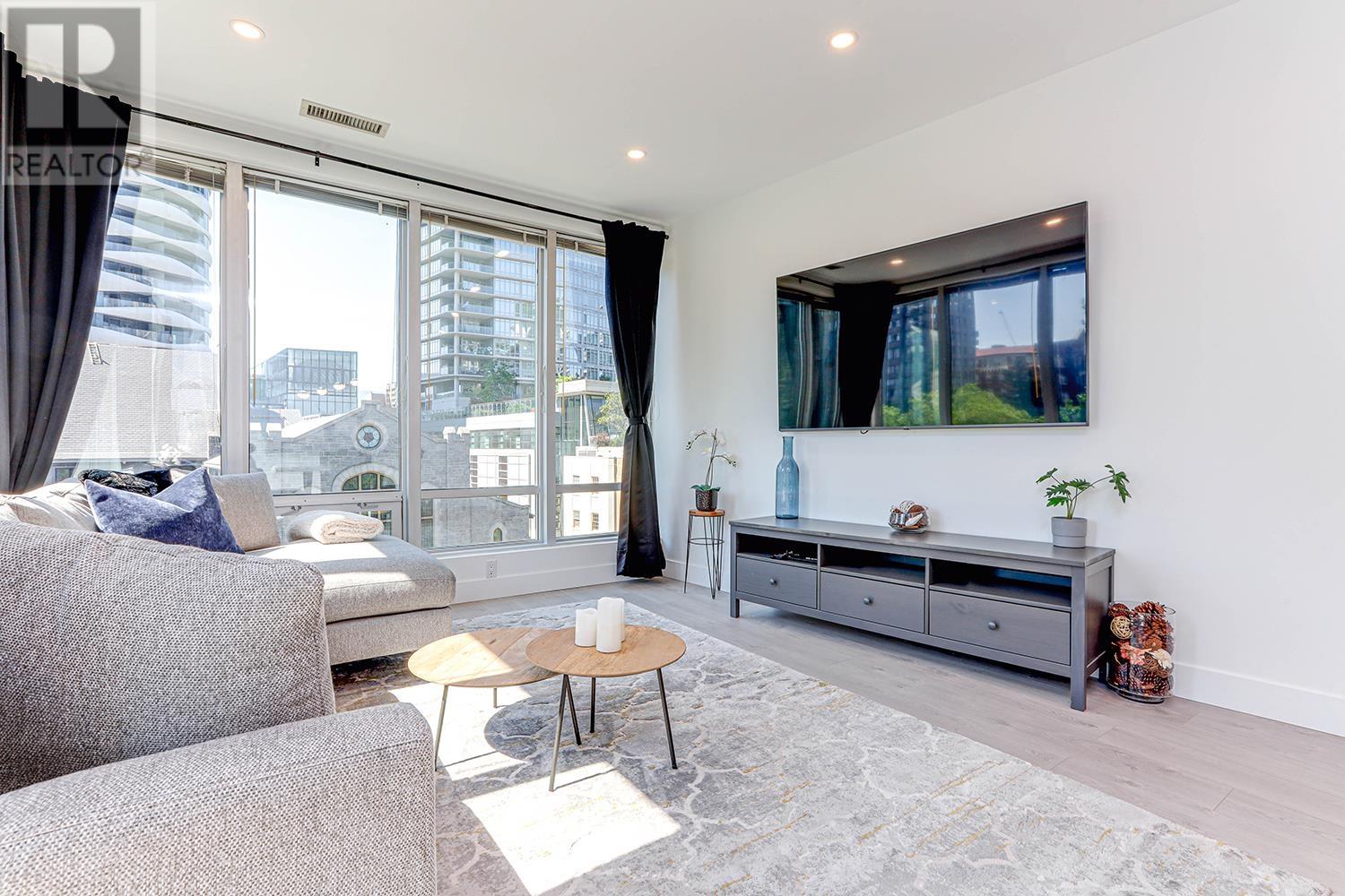 Listing Picture 2 of 20 : 307 989 NELSON STREET, Vancouver / 溫哥華 - 魯藝地產 Yvonne Lu Group - MLS Medallion Club Member