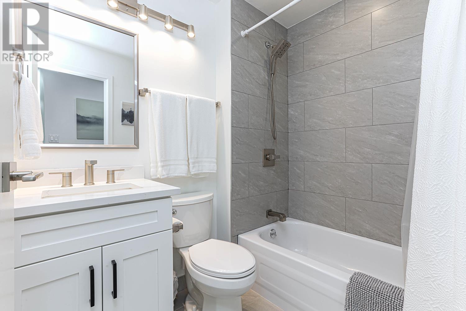 Listing Picture 12 of 20 : 307 989 NELSON STREET, Vancouver / 溫哥華 - 魯藝地產 Yvonne Lu Group - MLS Medallion Club Member