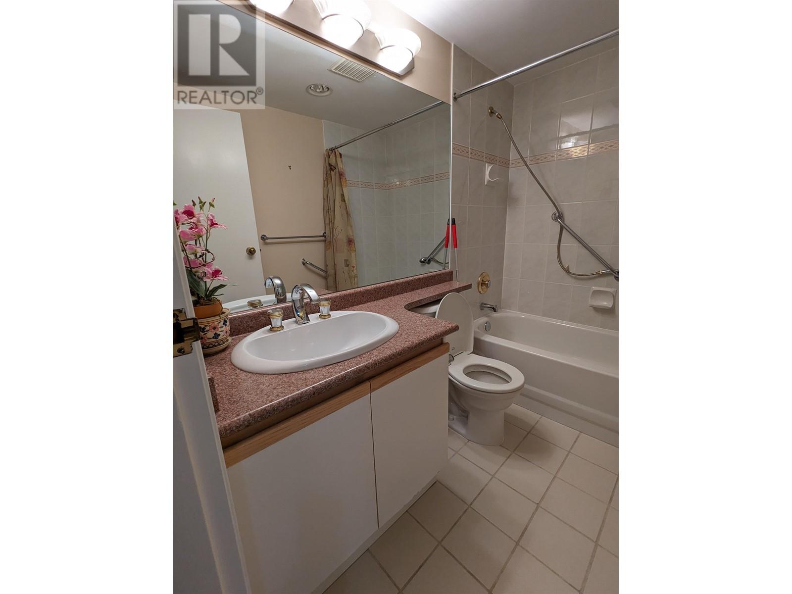 Listing Picture 8 of 18 : 303 950 CAMBIE STREET, Vancouver / 溫哥華 - 魯藝地產 Yvonne Lu Group - MLS Medallion Club Member