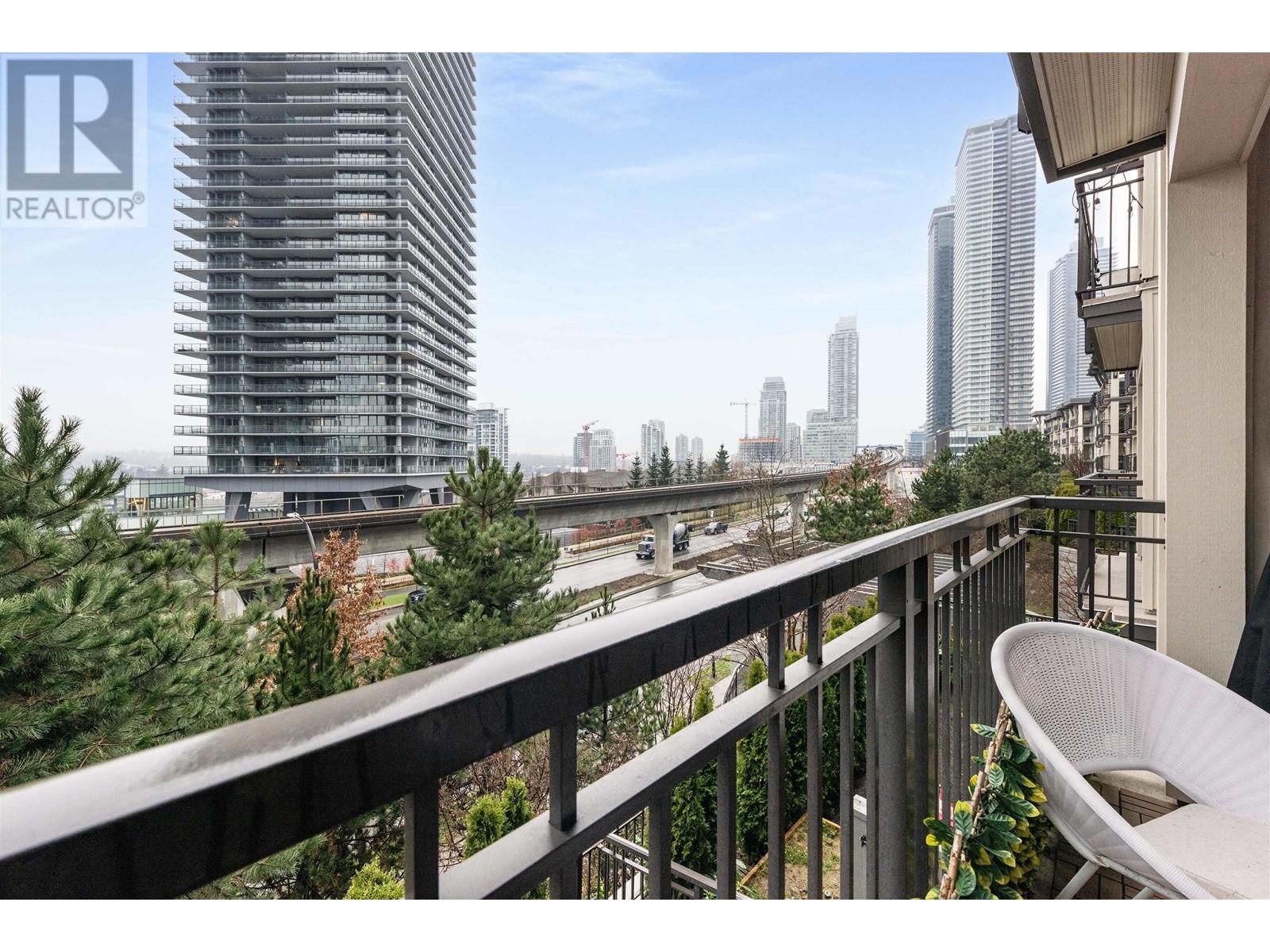 Listing Picture 21 of 28 : 204 4788 BRENTWOOD DRIVE, Burnaby / 本拿比 - 魯藝地產 Yvonne Lu Group - MLS Medallion Club Member