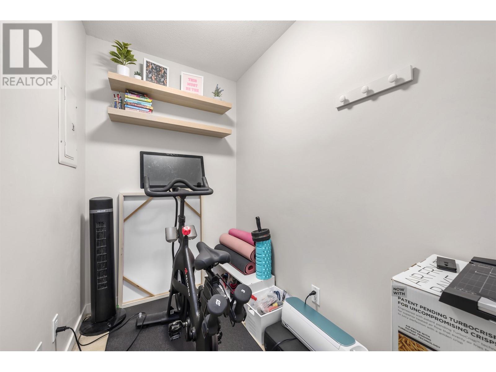 Listing Picture 16 of 28 : 204 4788 BRENTWOOD DRIVE, Burnaby / 本拿比 - 魯藝地產 Yvonne Lu Group - MLS Medallion Club Member