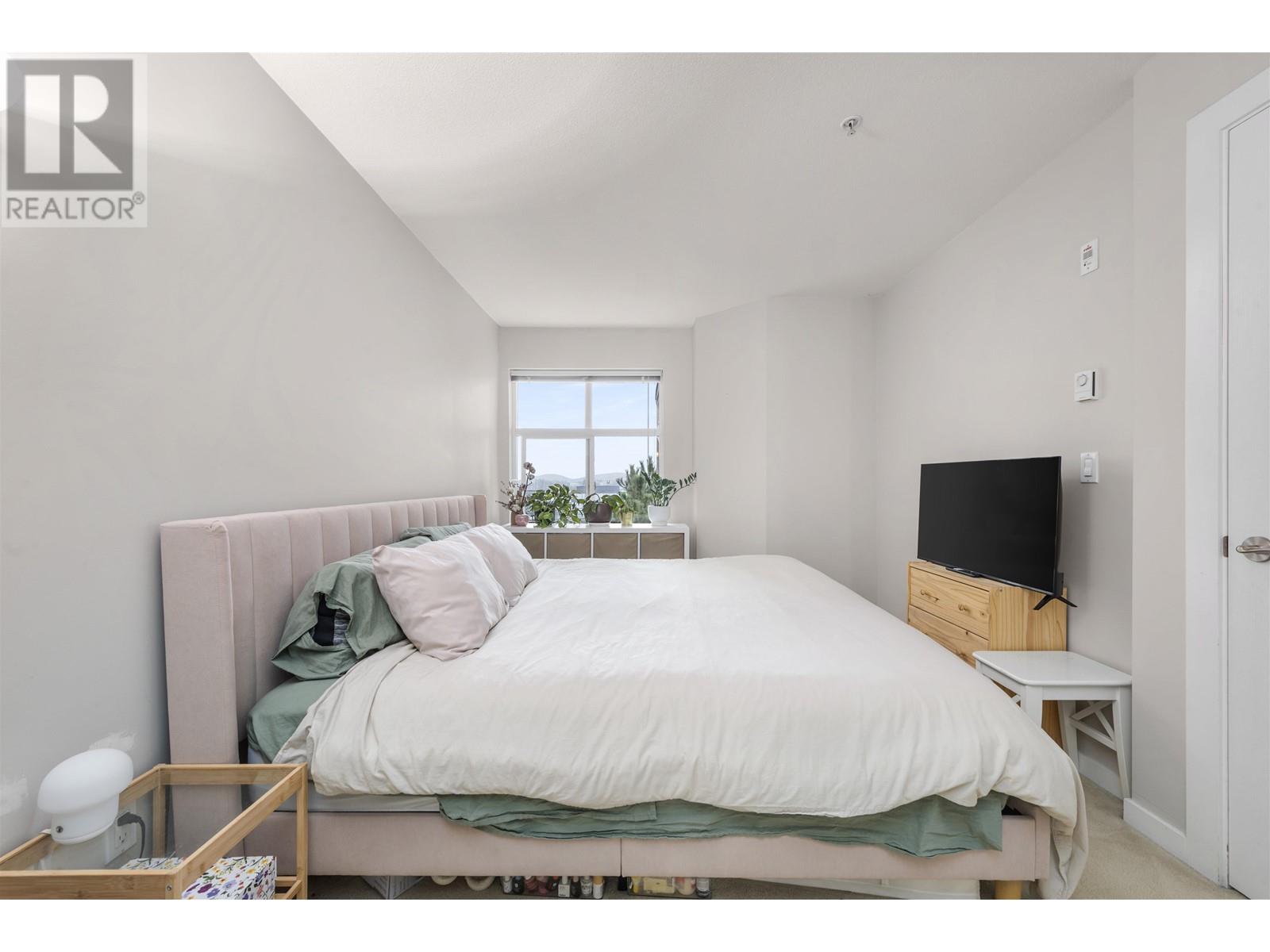 Listing Picture 11 of 28 : 204 4788 BRENTWOOD DRIVE, Burnaby / 本拿比 - 魯藝地產 Yvonne Lu Group - MLS Medallion Club Member
