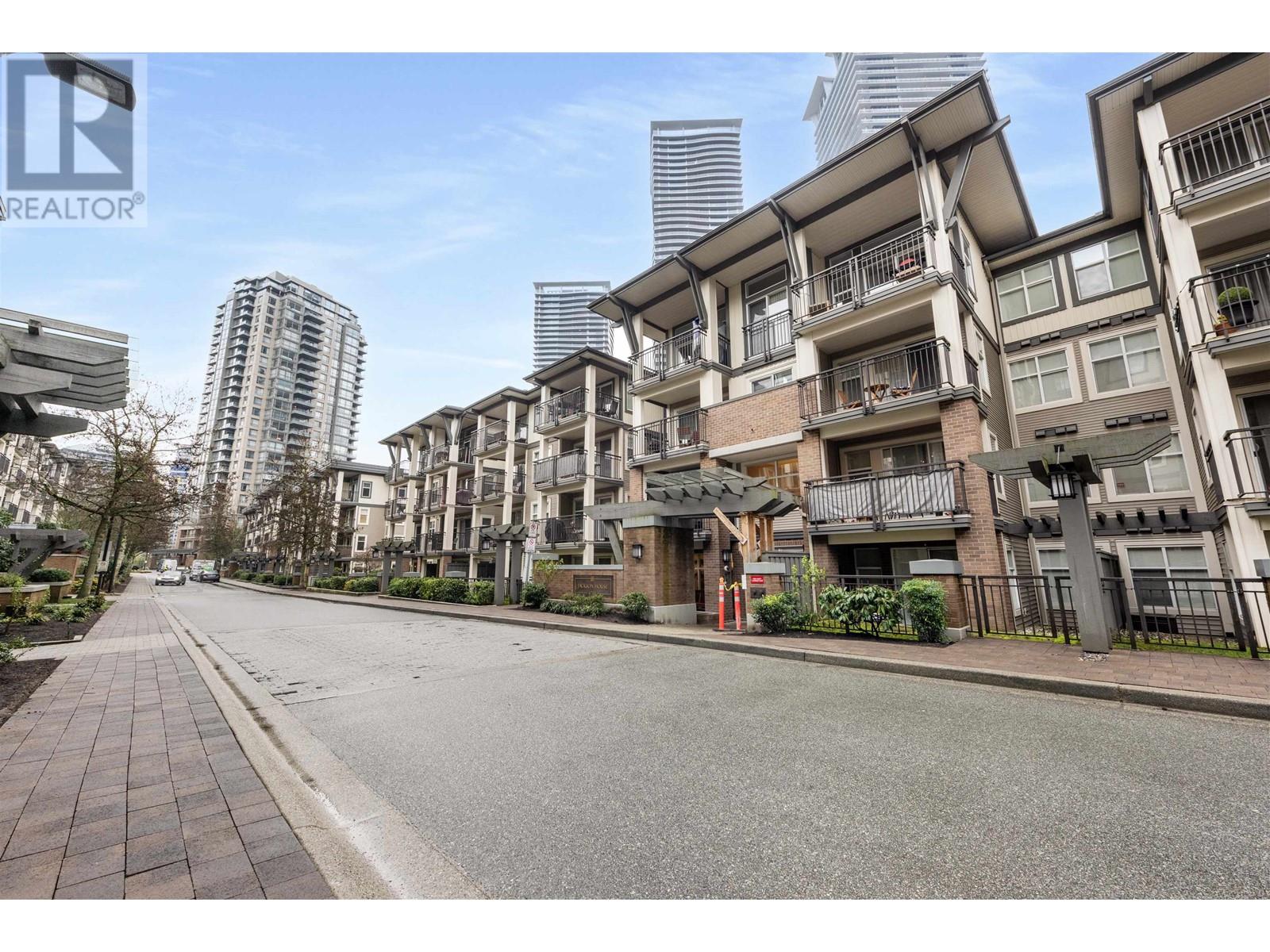 Listing Picture 25 of 28 : 204 4788 BRENTWOOD DRIVE, Burnaby / 本拿比 - 魯藝地產 Yvonne Lu Group - MLS Medallion Club Member