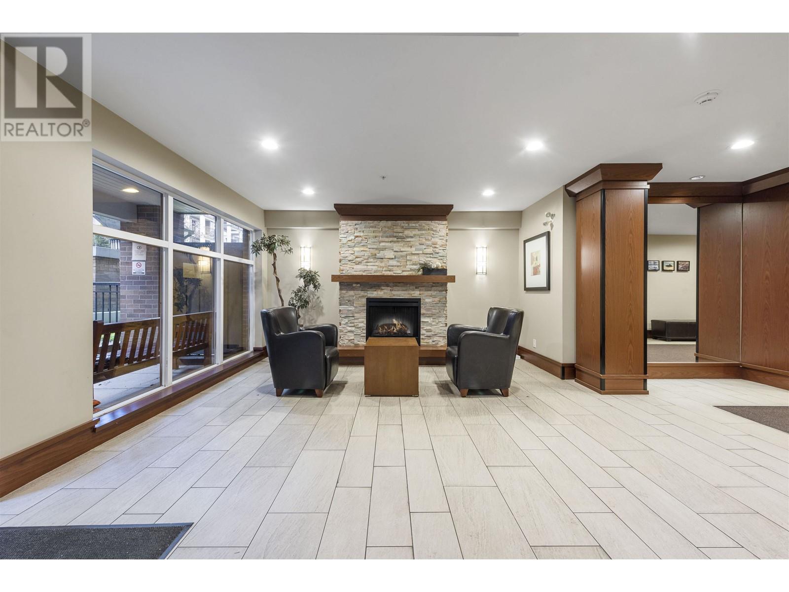 Listing Picture 23 of 28 : 204 4788 BRENTWOOD DRIVE, Burnaby / 本拿比 - 魯藝地產 Yvonne Lu Group - MLS Medallion Club Member