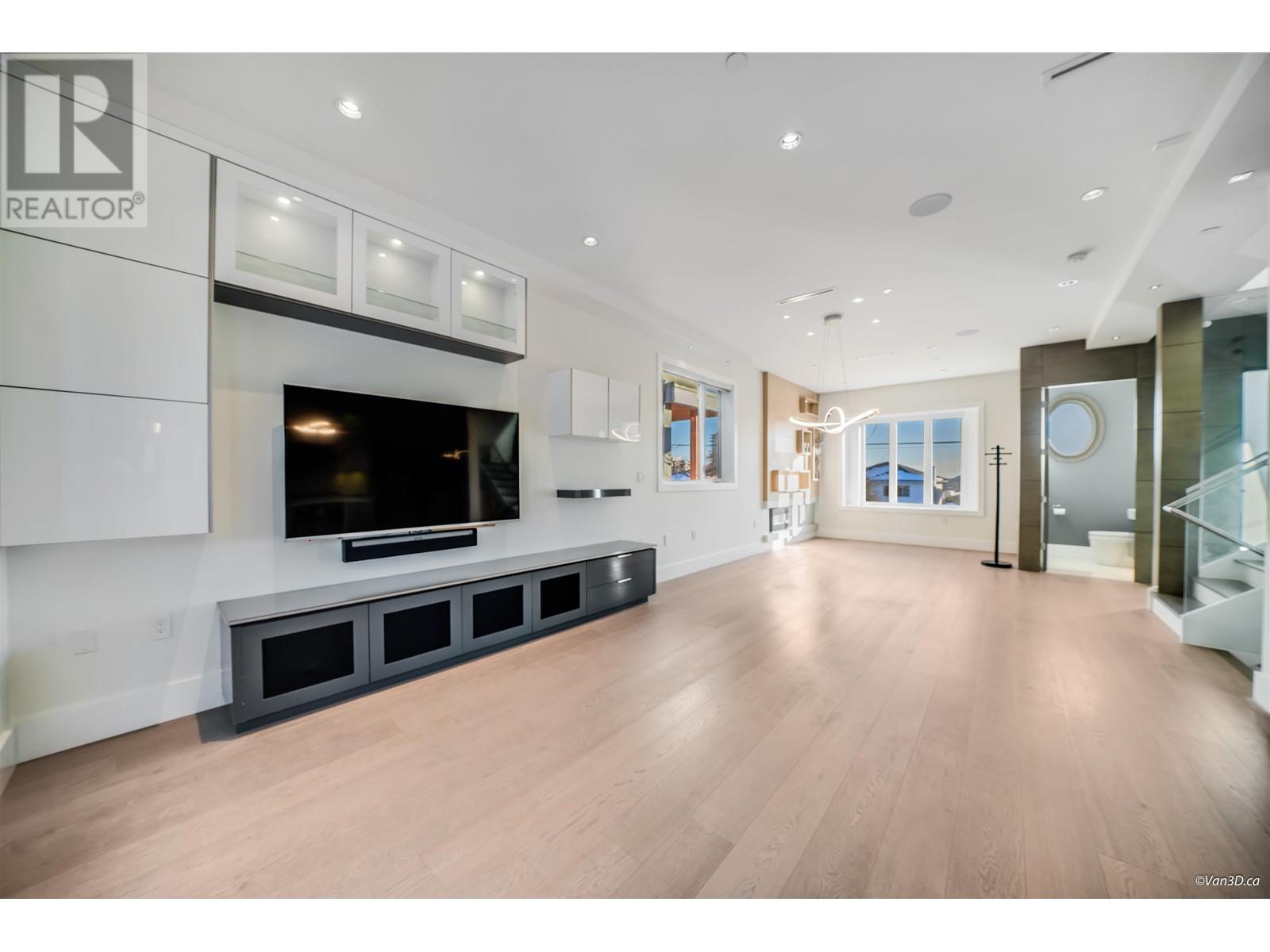 589 E 62nd Avenue, Vancouver, British Columbia  V5X 2G3 - Photo 3 - R2968091
