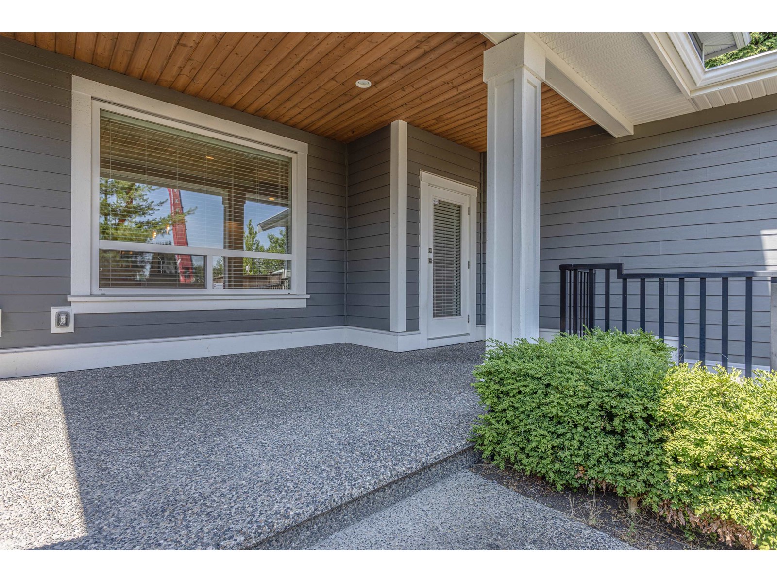 2202 Madrona Place, Surrey, British Columbia  V4A 7Z4 - Photo 32 - R2968098