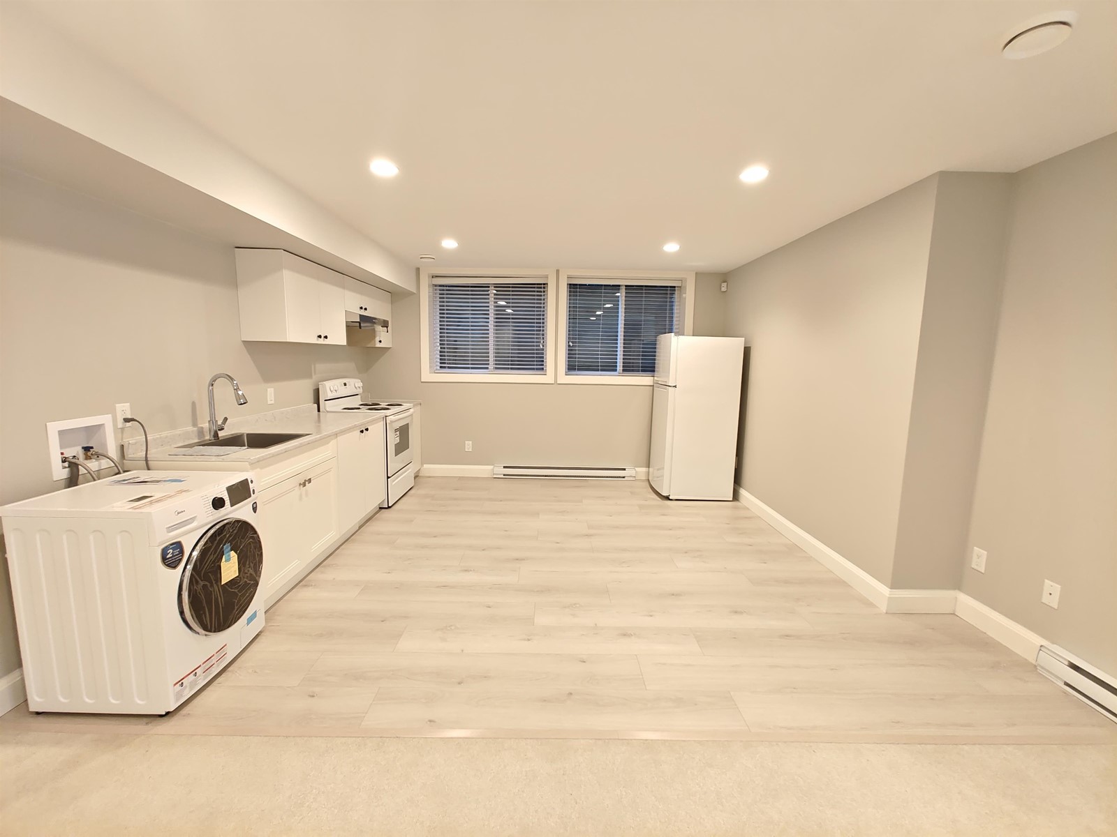 2202 Madrona Place, Surrey, British Columbia  V4A 7Z4 - Photo 29 - R2968098