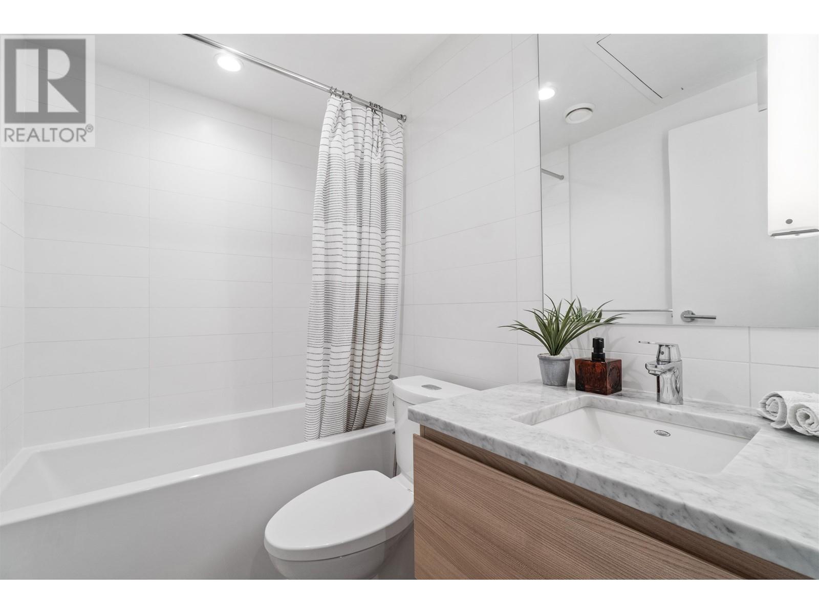 602 652 Whiting Way, Coquitlam, British Columbia  V3J 0K3 - Photo 15 - R2968138