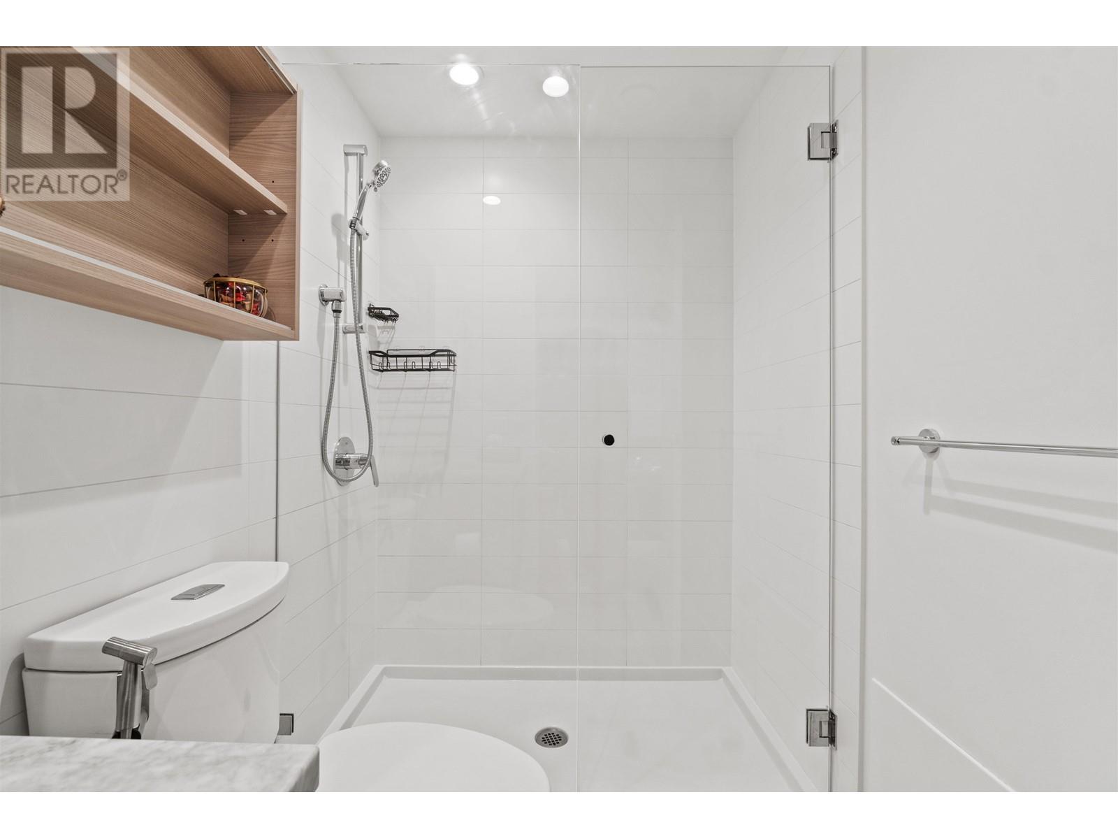 602 652 Whiting Way, Coquitlam, British Columbia  V3J 0K3 - Photo 12 - R2968138