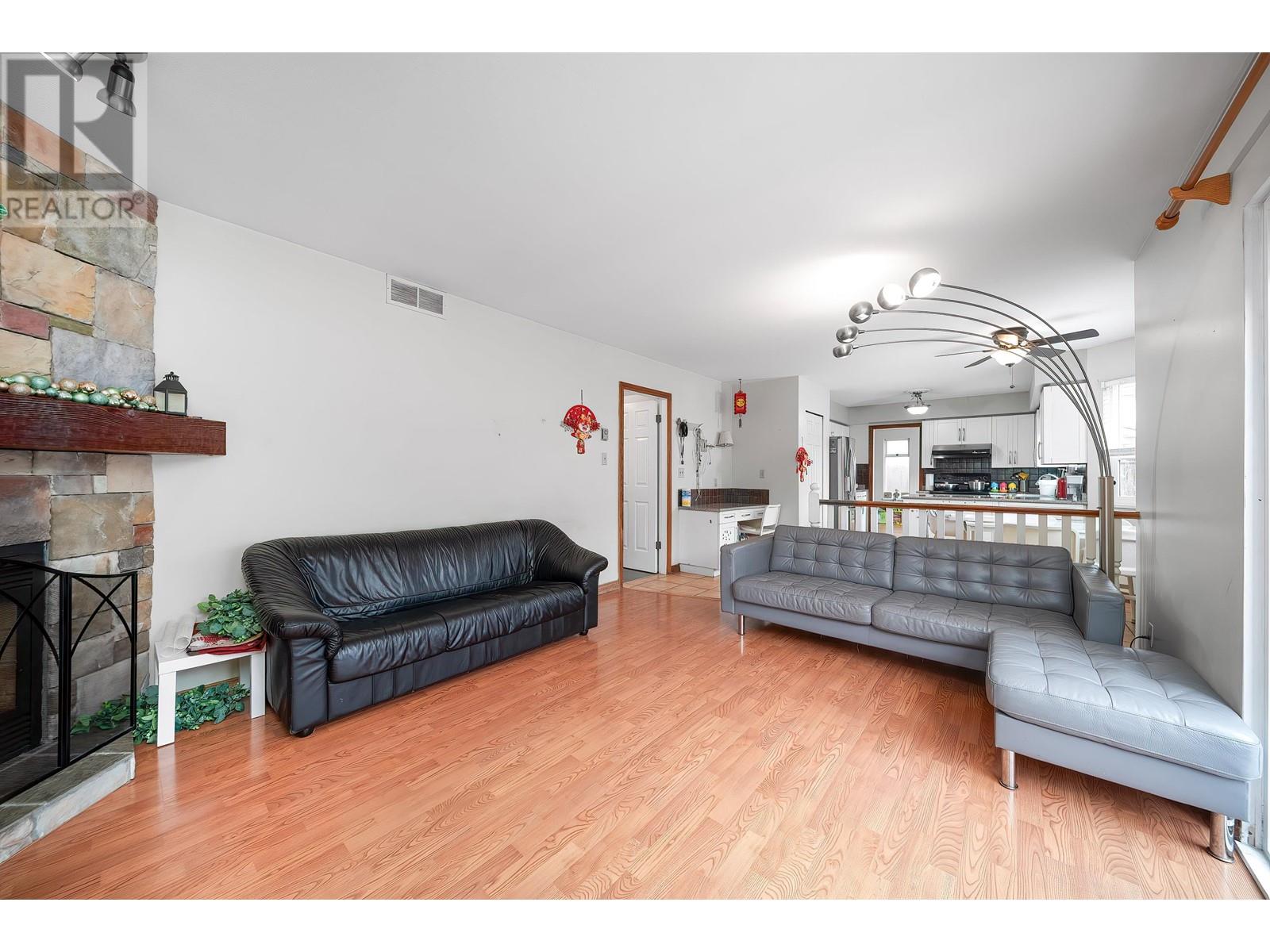 Listing Picture 8 of 30 : 9940 AQUILA ROAD, Richmond / 烈治文 - 魯藝地產 Yvonne Lu Group - MLS Medallion Club Member