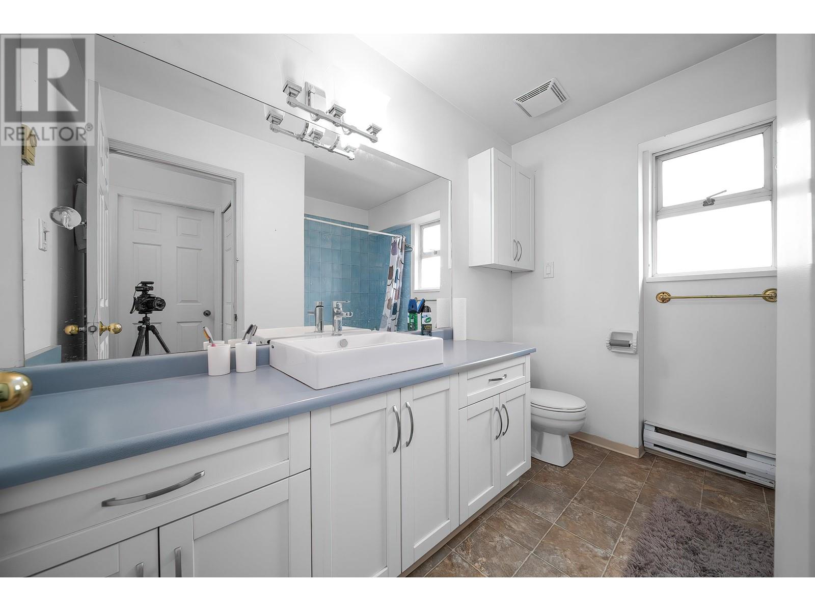 Listing Picture 21 of 30 : 9940 AQUILA ROAD, Richmond / 烈治文 - 魯藝地產 Yvonne Lu Group - MLS Medallion Club Member