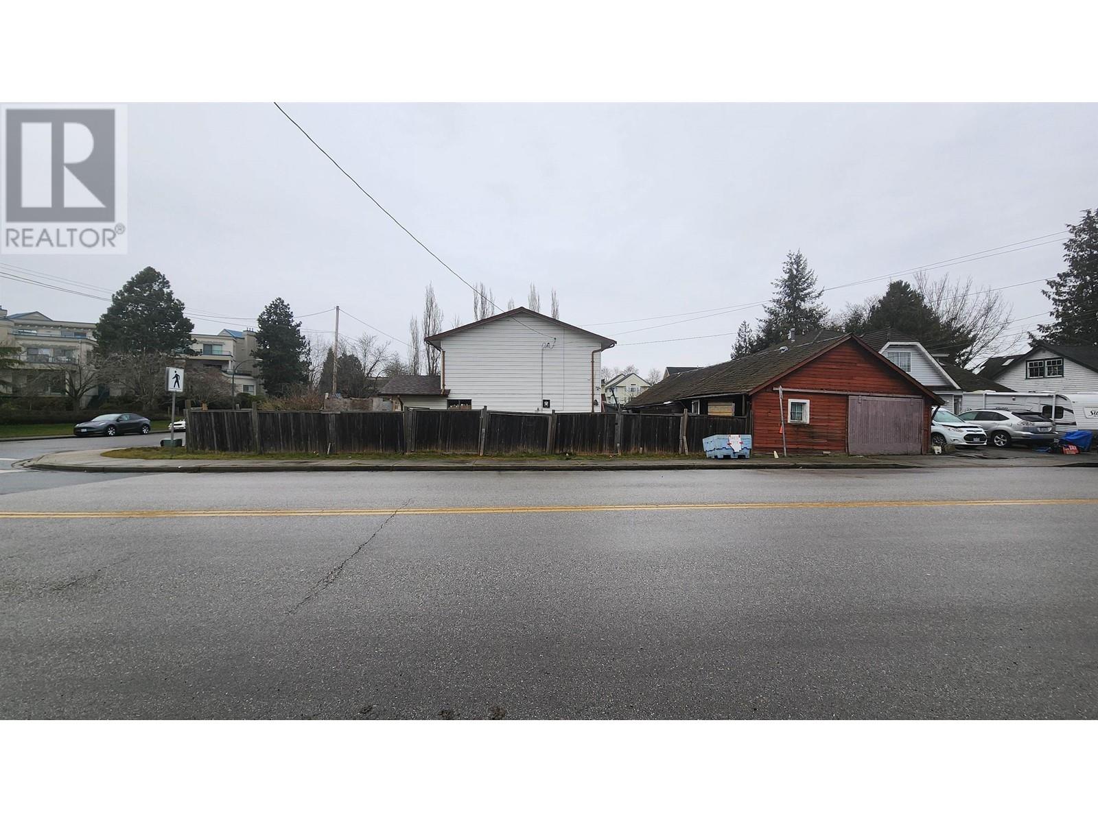 Property at 4756 47A STREET image 4