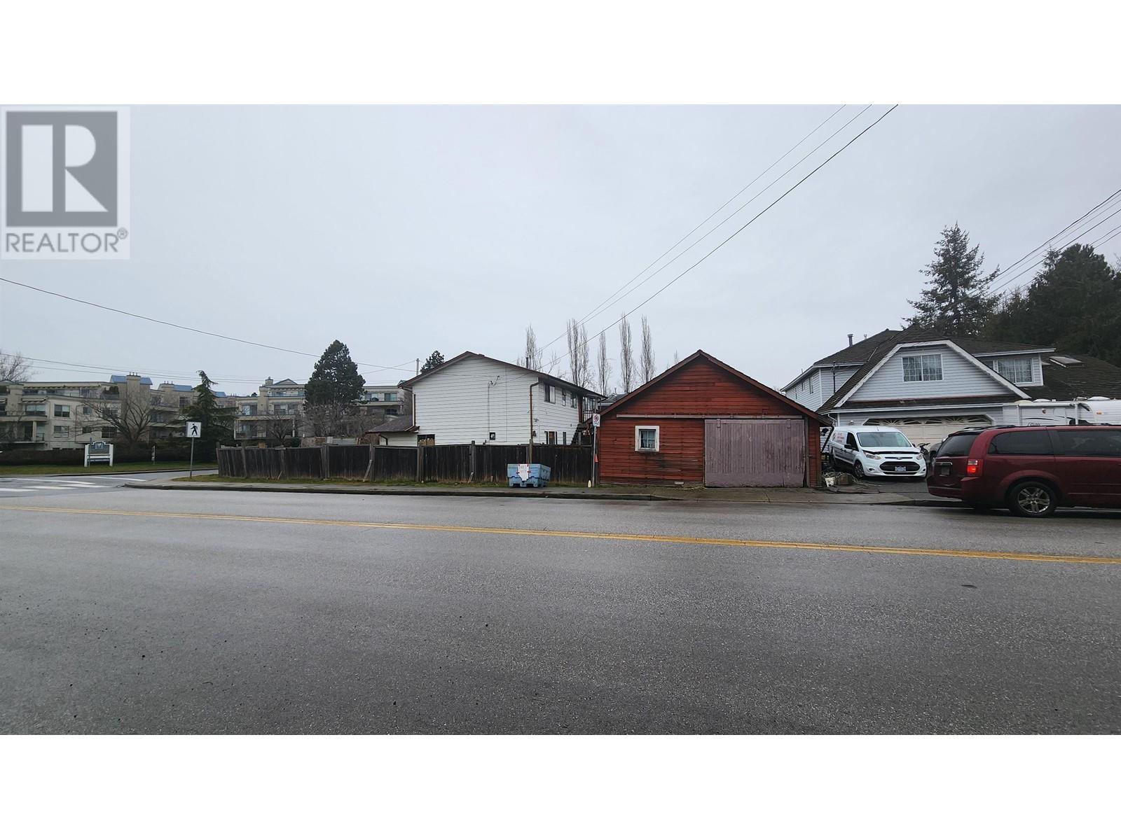 Property at 4756 47A STREET image 5