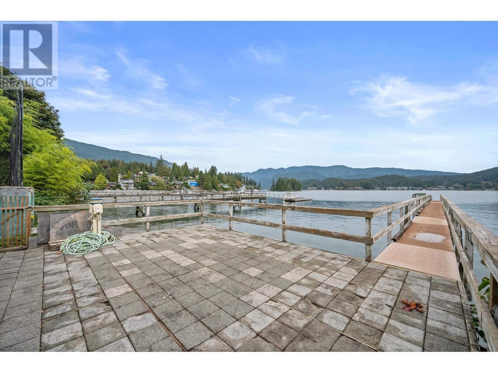 828 Beachview Drive, North Vancouver, British Columbia  V7G 1R1 - Photo 29 - R2931113