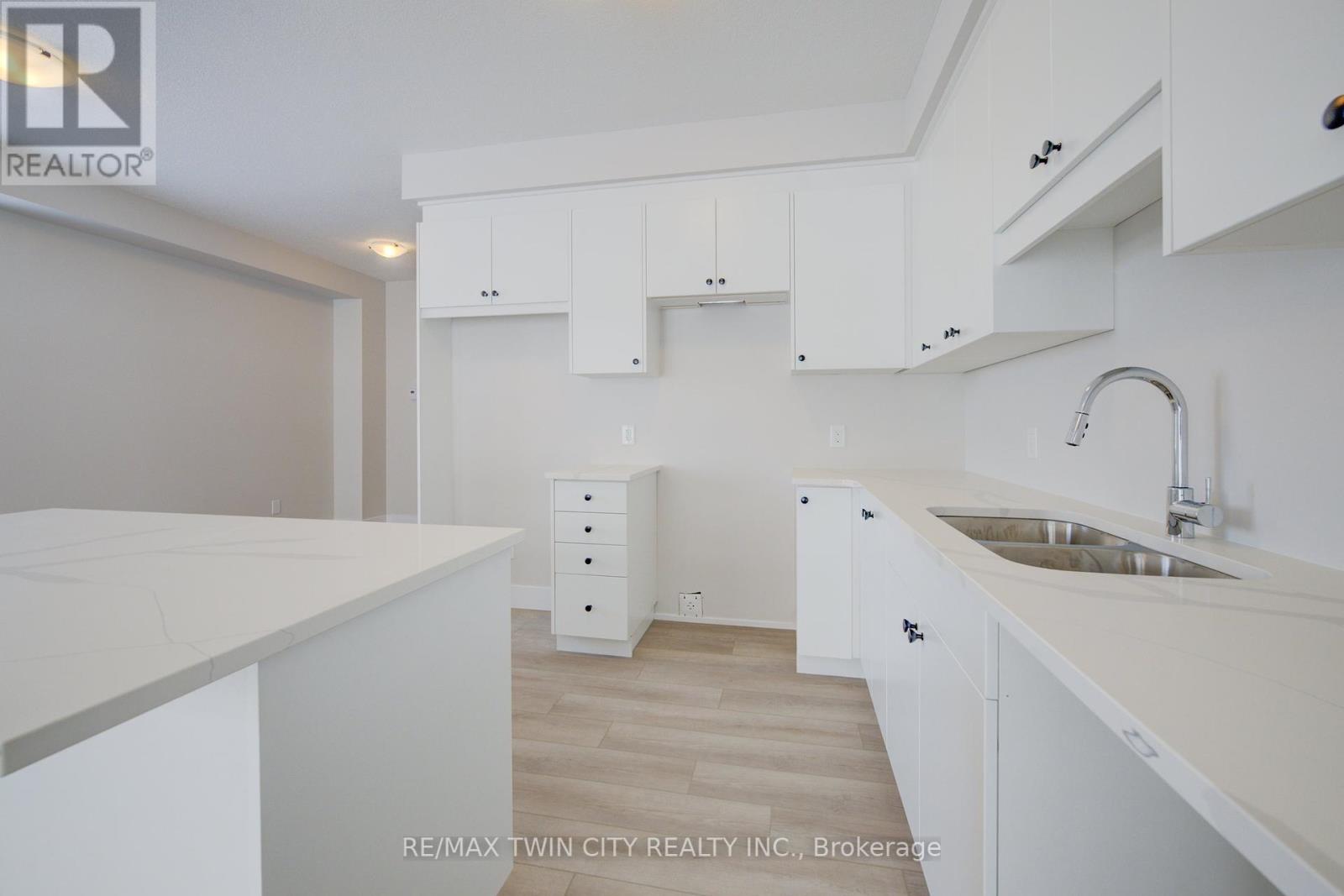169 Dunnigan Drive, Kitchener, Ontario  N2B 0B1 - Photo 8 - X11977916