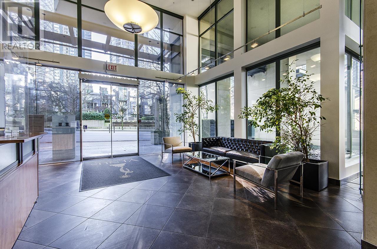 Listing Picture 16 of 30 : 1904 1239 W GEORGIA STREET, Vancouver / 溫哥華 - 魯藝地產 Yvonne Lu Group - MLS Medallion Club Member