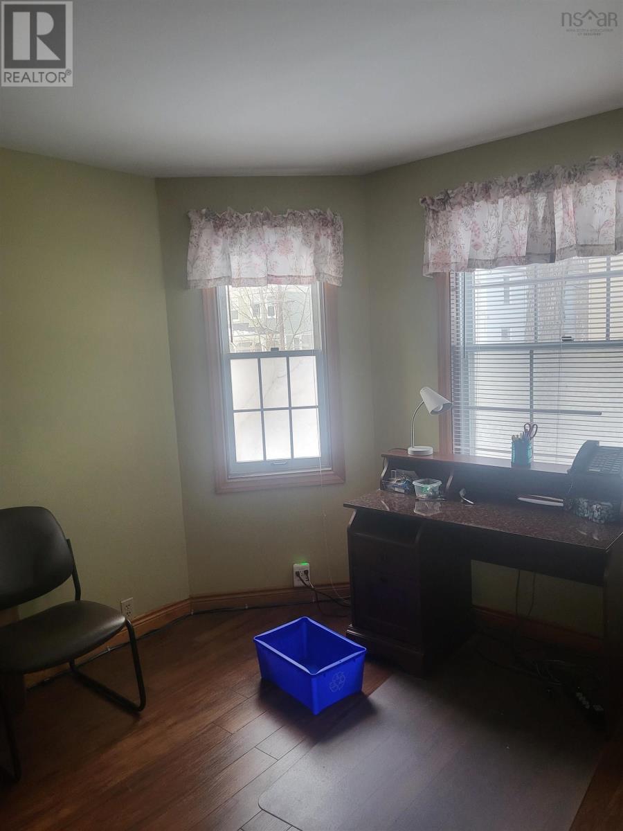 28 Victoria Street, Truro, Nova Scotia  B2N 1Y6 - Photo 3 - 202424706