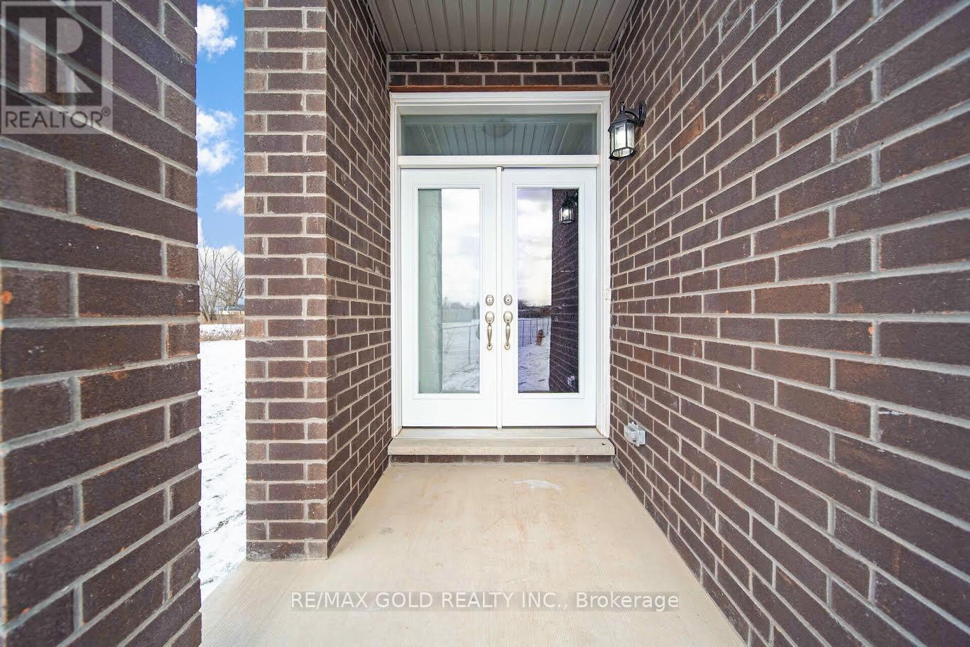 Property at 3 CAROLINE STREET image 2