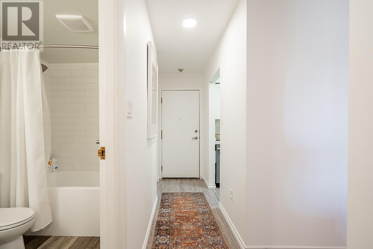 Listing Picture 19 of 37 : 211 1429 E 4TH AVENUE, Vancouver / 溫哥華 - 魯藝地產 Yvonne Lu Group - MLS Medallion Club Member