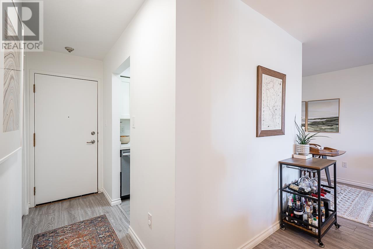 Listing Picture 22 of 37 : 211 1429 E 4TH AVENUE, Vancouver / 溫哥華 - 魯藝地產 Yvonne Lu Group - MLS Medallion Club Member