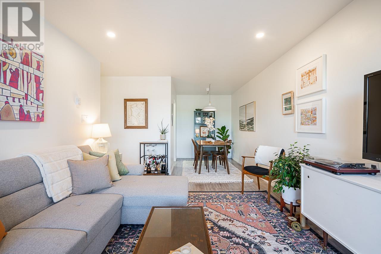 Listing Picture 4 of 37 : 211 1429 E 4TH AVENUE, Vancouver / 溫哥華 - 魯藝地產 Yvonne Lu Group - MLS Medallion Club Member