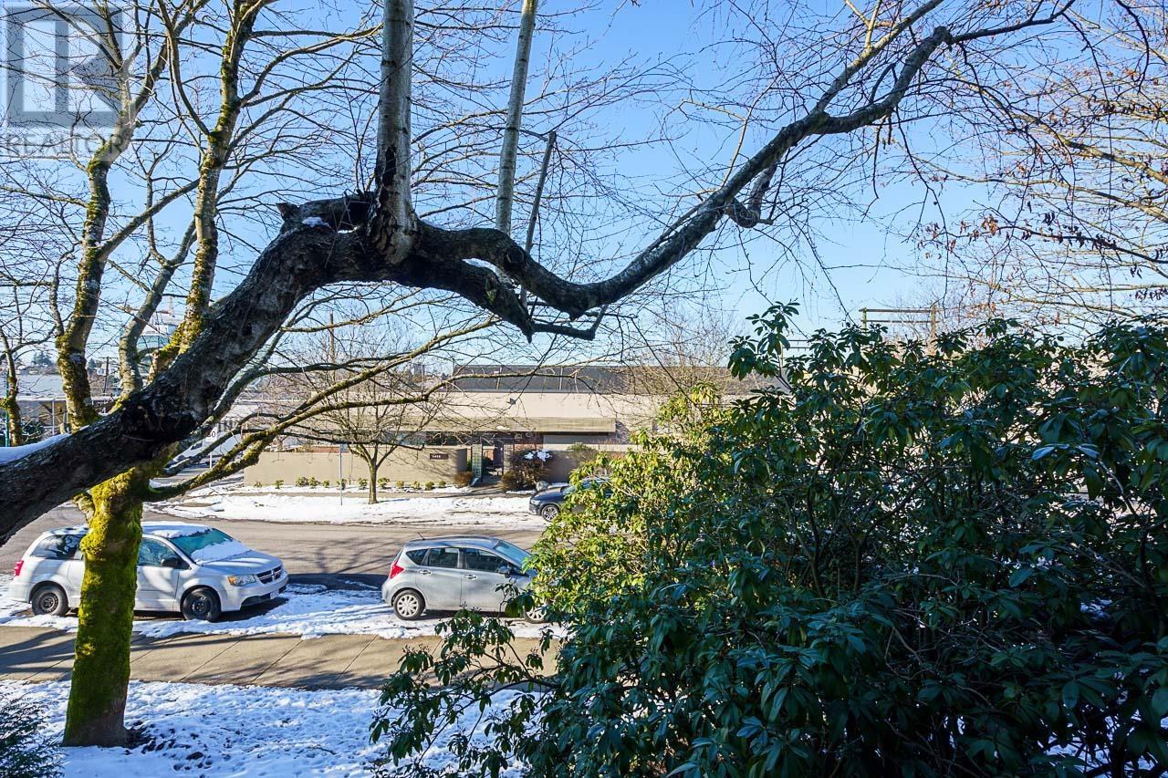 Listing Picture 26 of 37 : 211 1429 E 4TH AVENUE, Vancouver / 溫哥華 - 魯藝地產 Yvonne Lu Group - MLS Medallion Club Member