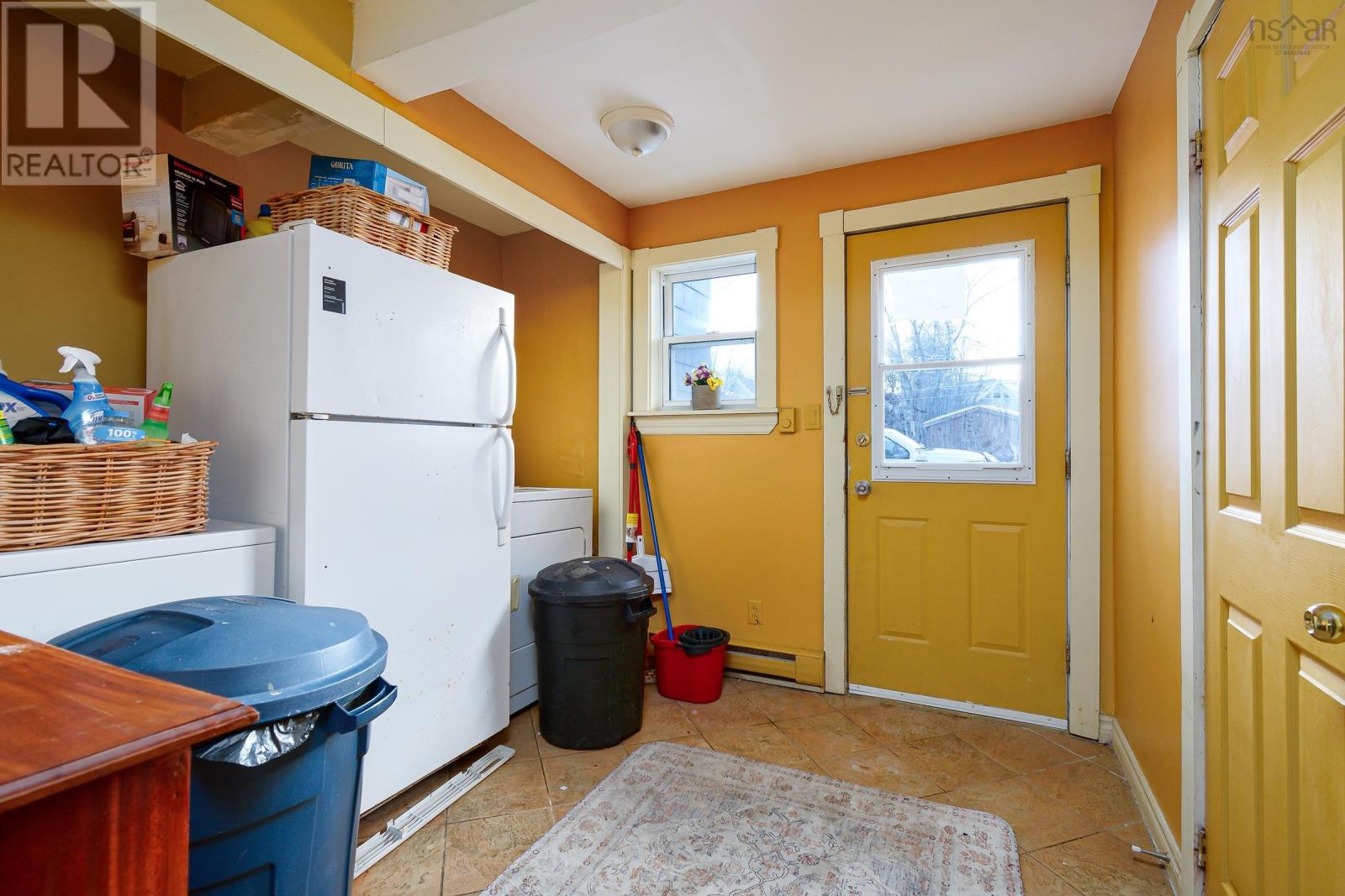 98 Center Street, Sydney, Nova Scotia  B1P 2H2 - Photo 12 - 202503145