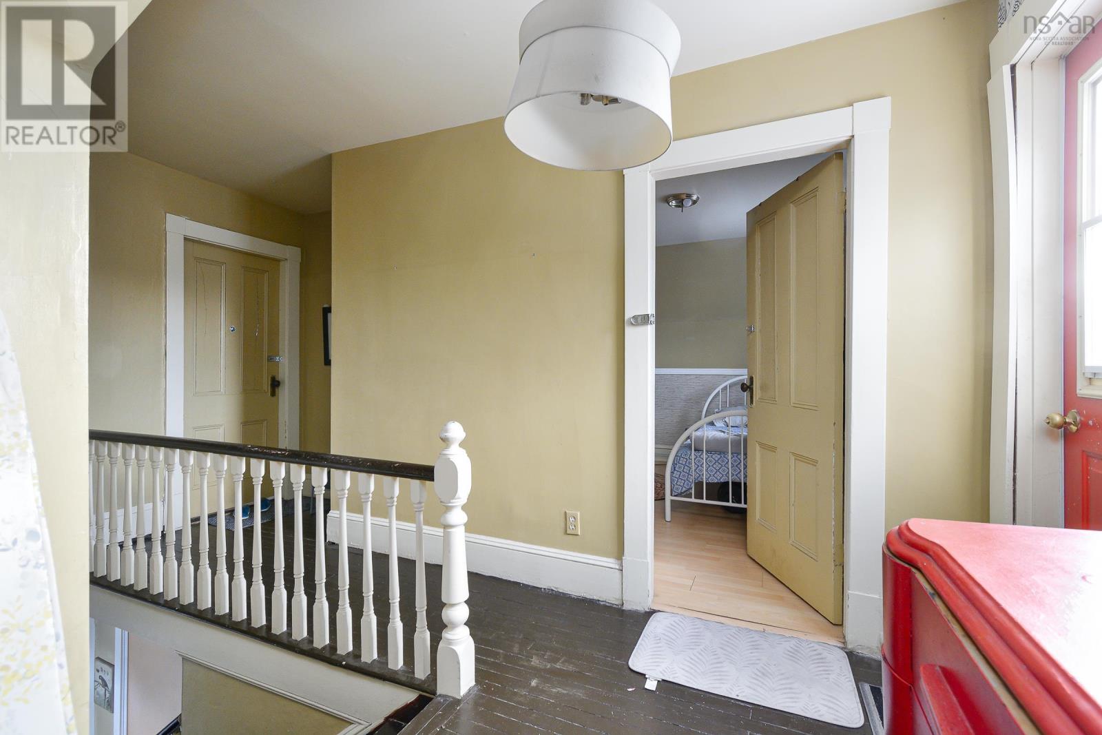 98 Center Street, Sydney, Nova Scotia  B1P 2H2 - Photo 15 - 202503145