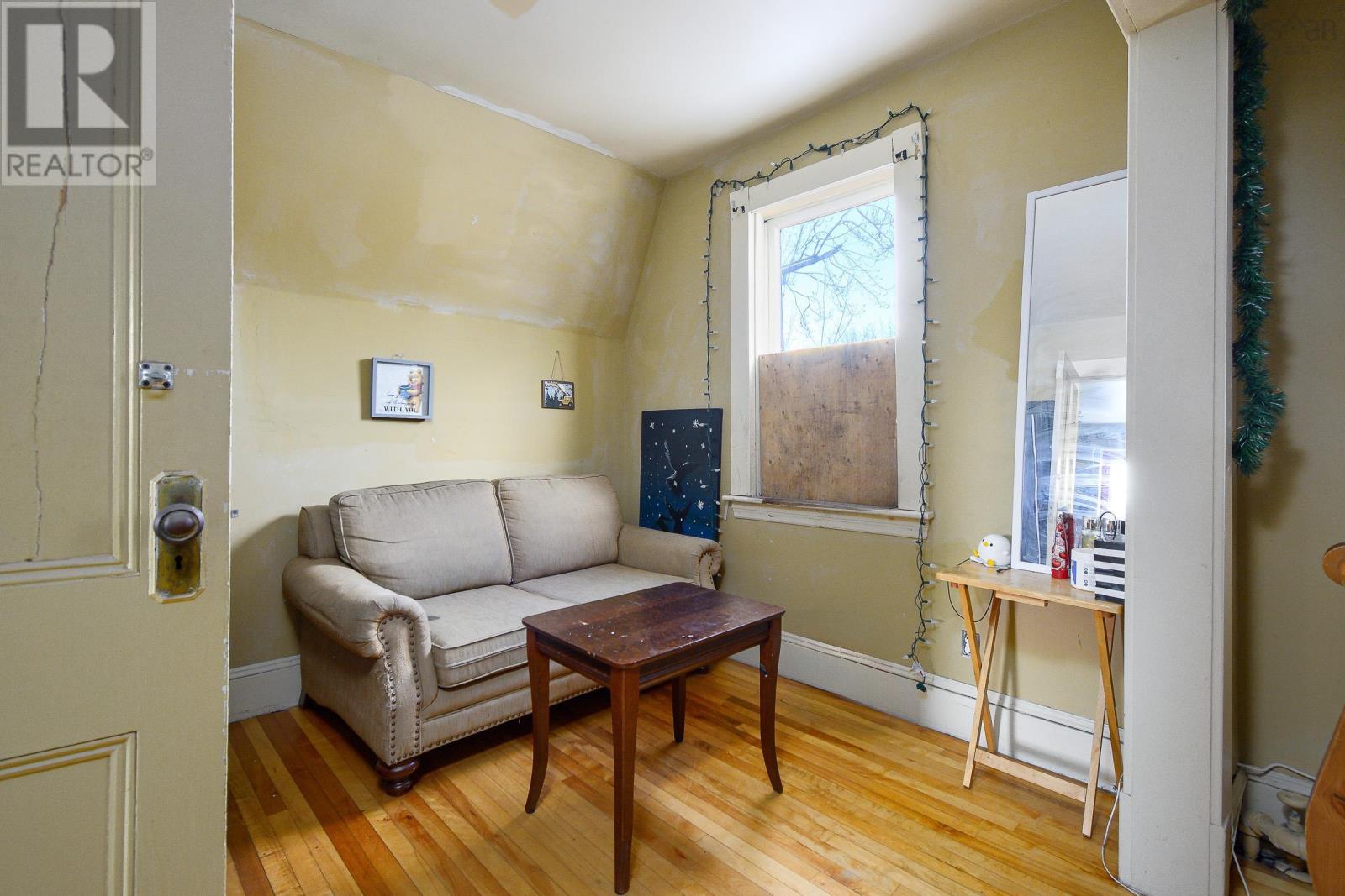 98 Center Street, Sydney, Nova Scotia  B1P 2H2 - Photo 18 - 202503145