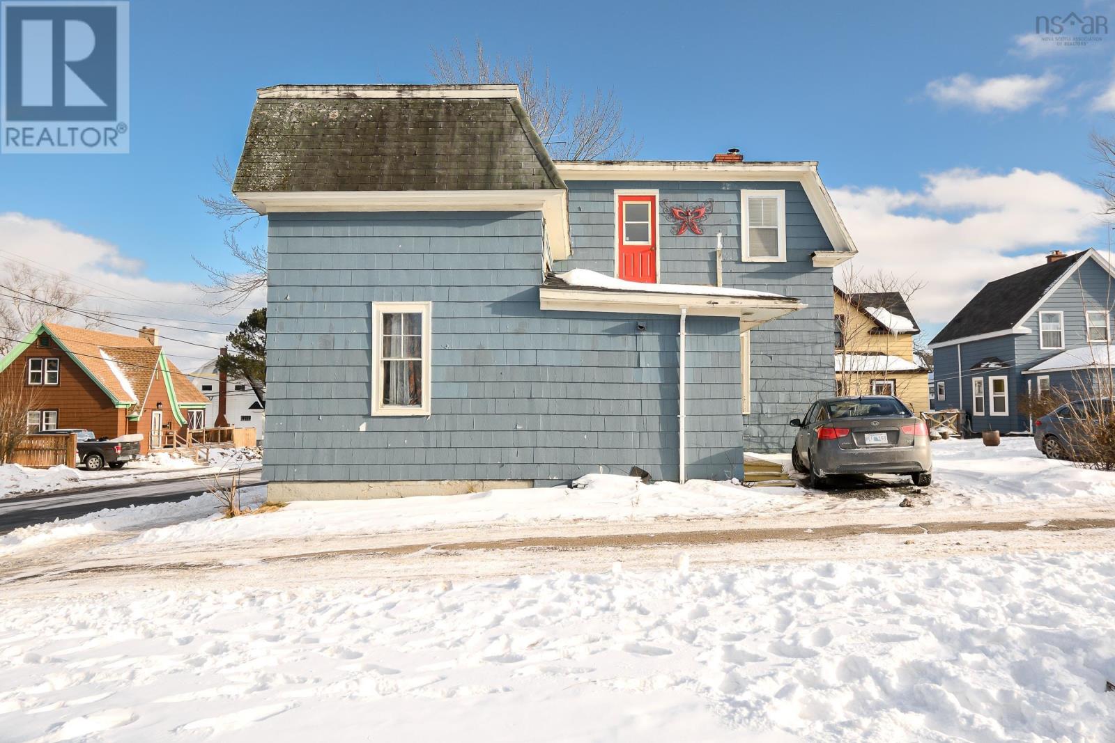98 Center Street, Sydney, Nova Scotia  B1P 2H2 - Photo 25 - 202503145
