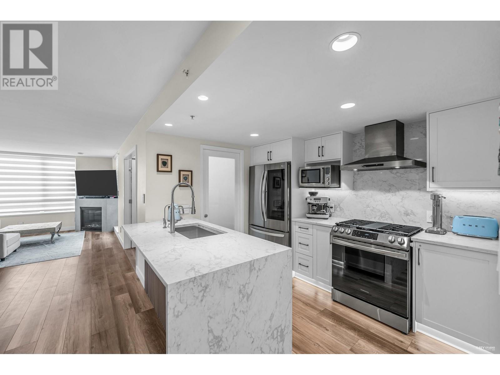 210 1485 W 6th Avenue, Vancouver, British Columbia  V6H 4G1 - Photo 2 - R2968197
