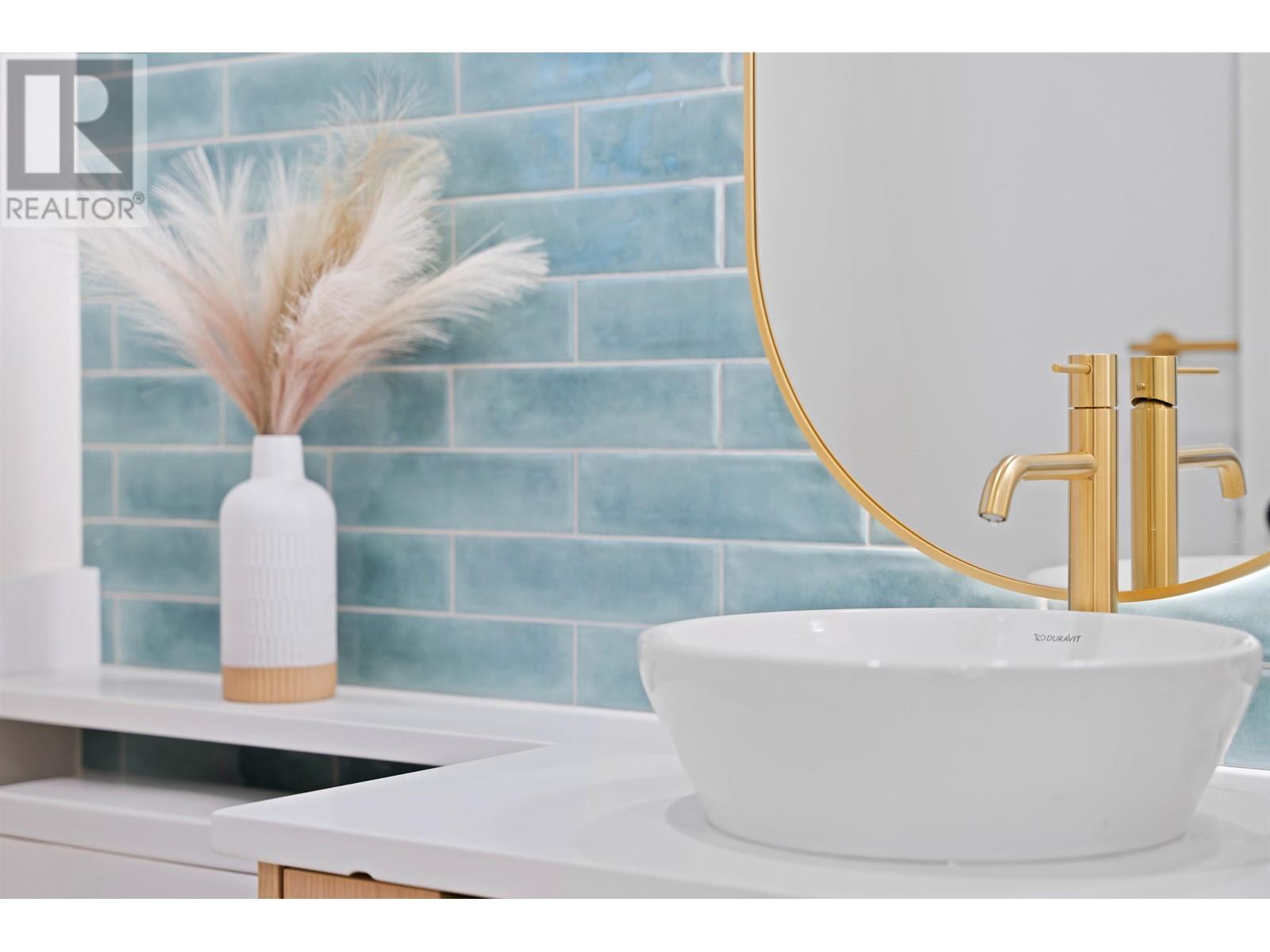 Listing Picture 17 of 40 : 1 462 E 19TH AVENUE, Vancouver / 溫哥華 - 魯藝地產 Yvonne Lu Group - MLS Medallion Club Member