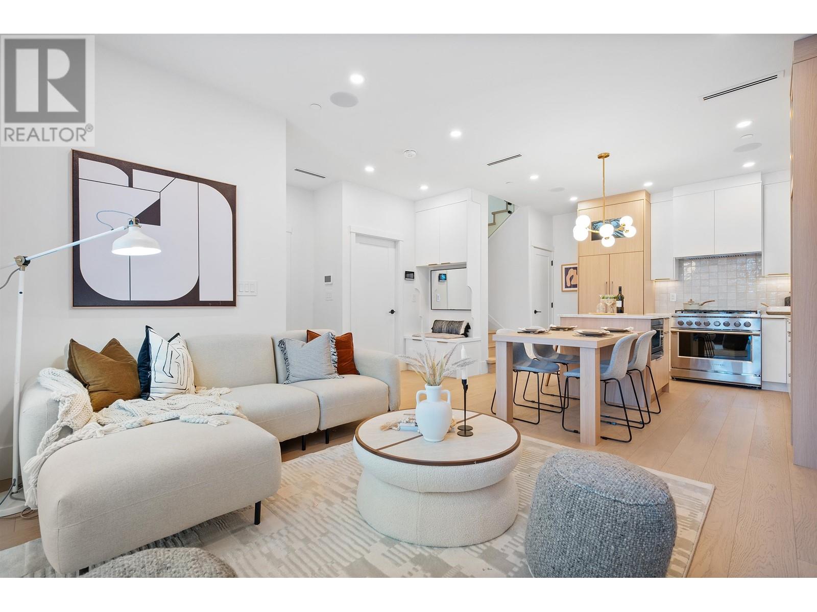 Listing Picture 2 of 40 : 1 462 E 19TH AVENUE, Vancouver / 溫哥華 - 魯藝地產 Yvonne Lu Group - MLS Medallion Club Member