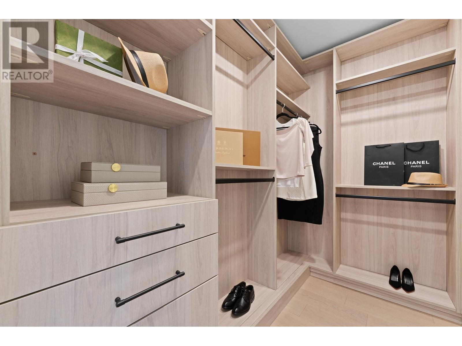 Listing Picture 26 of 40 : 1 462 E 19TH AVENUE, Vancouver / 溫哥華 - 魯藝地產 Yvonne Lu Group - MLS Medallion Club Member