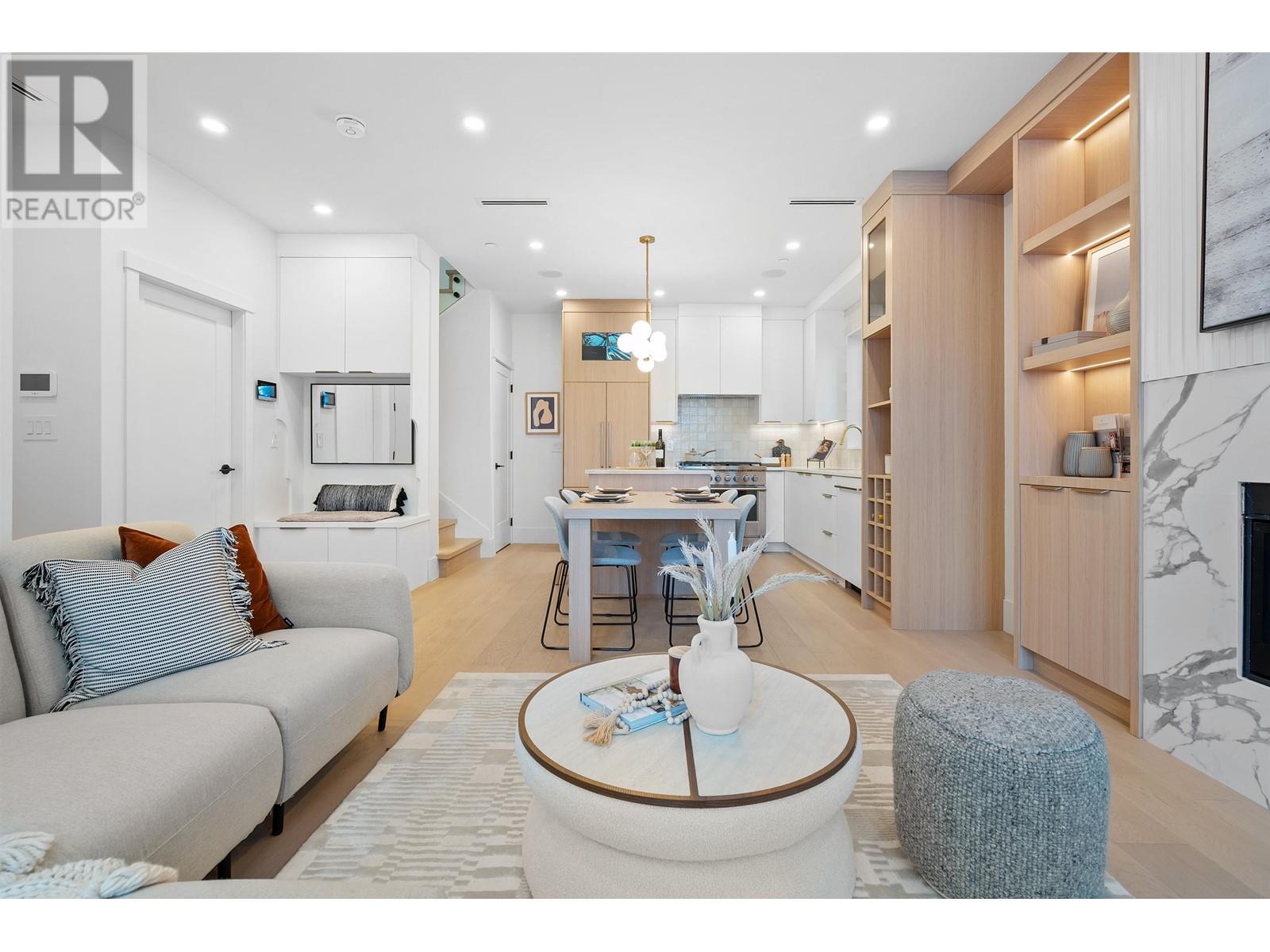 Listing Picture 3 of 40 : 1 462 E 19TH AVENUE, Vancouver / 溫哥華 - 魯藝地產 Yvonne Lu Group - MLS Medallion Club Member