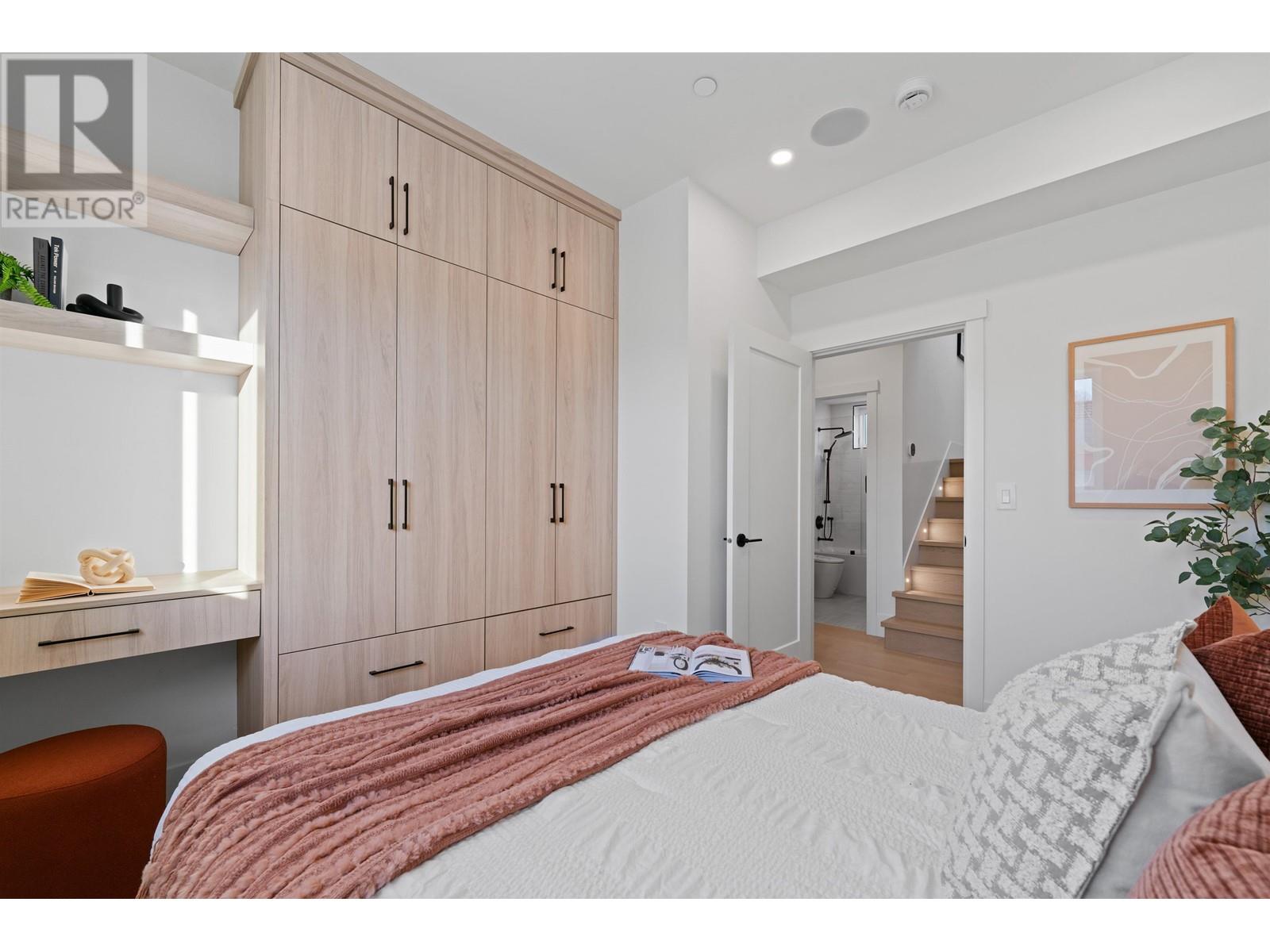 Listing Picture 32 of 40 : 1 462 E 19TH AVENUE, Vancouver / 溫哥華 - 魯藝地產 Yvonne Lu Group - MLS Medallion Club Member