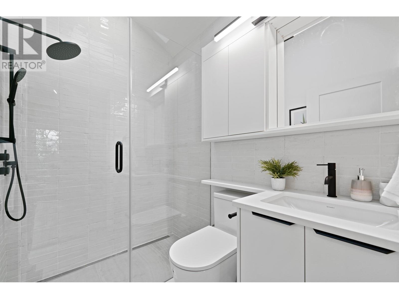 Listing Picture 38 of 40 : 1 462 E 19TH AVENUE, Vancouver / 溫哥華 - 魯藝地產 Yvonne Lu Group - MLS Medallion Club Member