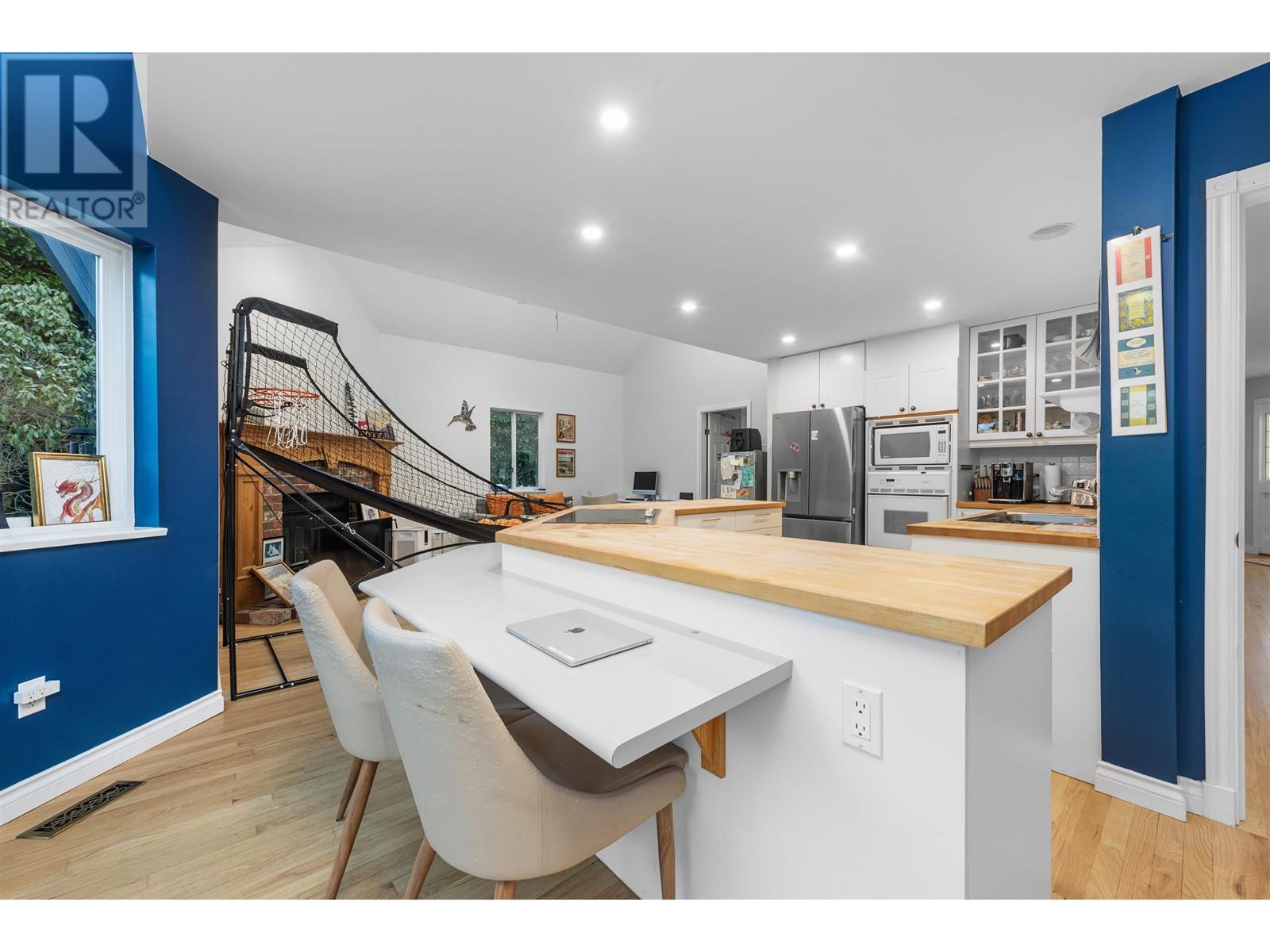 6755 Dufferin Avenue, West Vancouver, British Columbia  V7W 3B7 - Photo 12 - R2968213