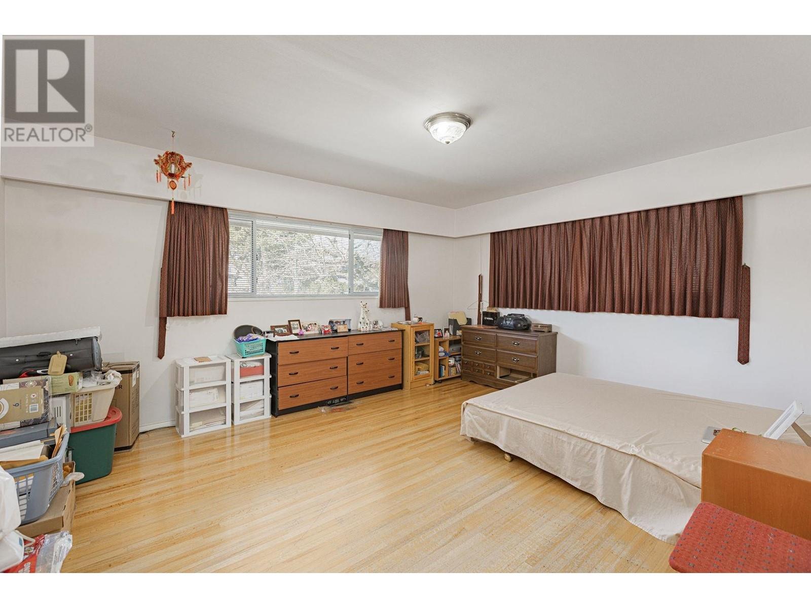 Listing Picture 11 of 14 : 692 W 51ST AVENUE, Vancouver / 溫哥華 - 魯藝地產 Yvonne Lu Group - MLS Medallion Club Member